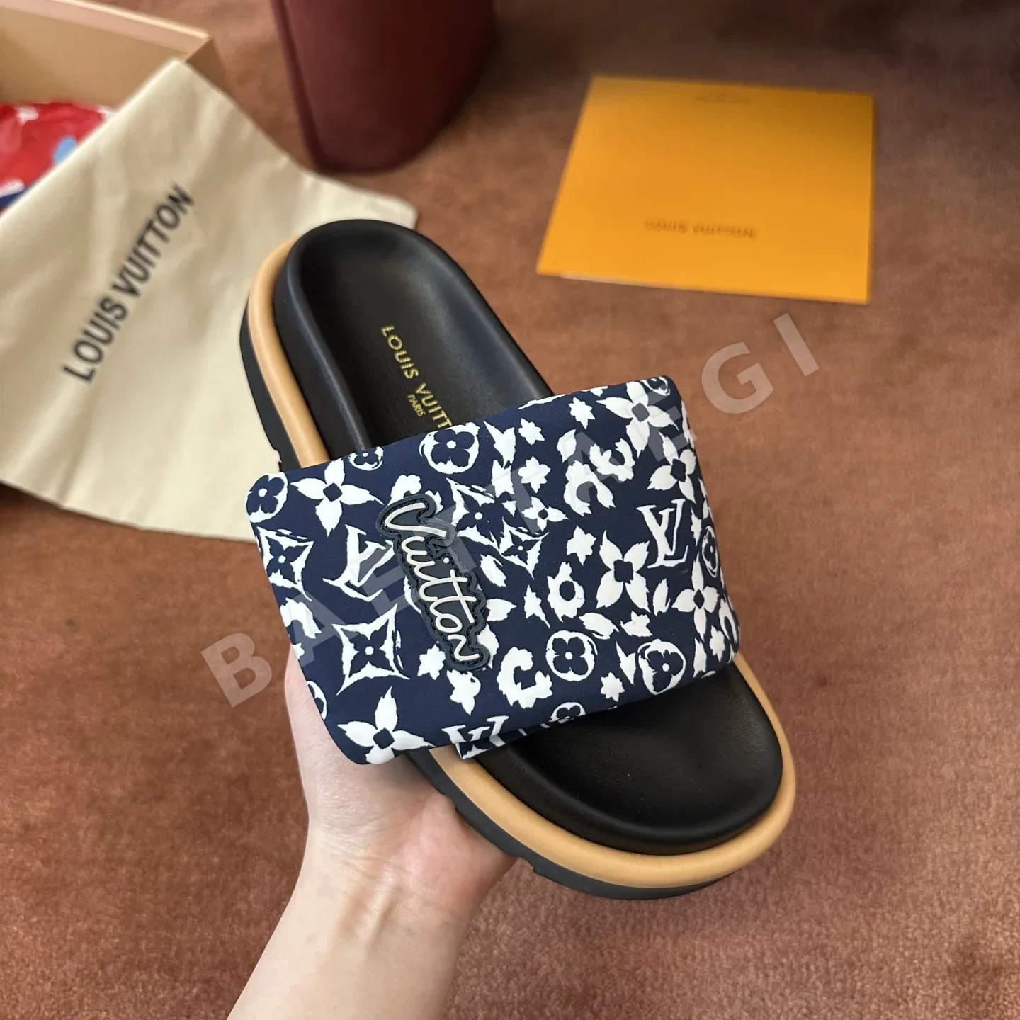 루이비통 벨크로 플랫폼 샌들 상세 이미지 3
