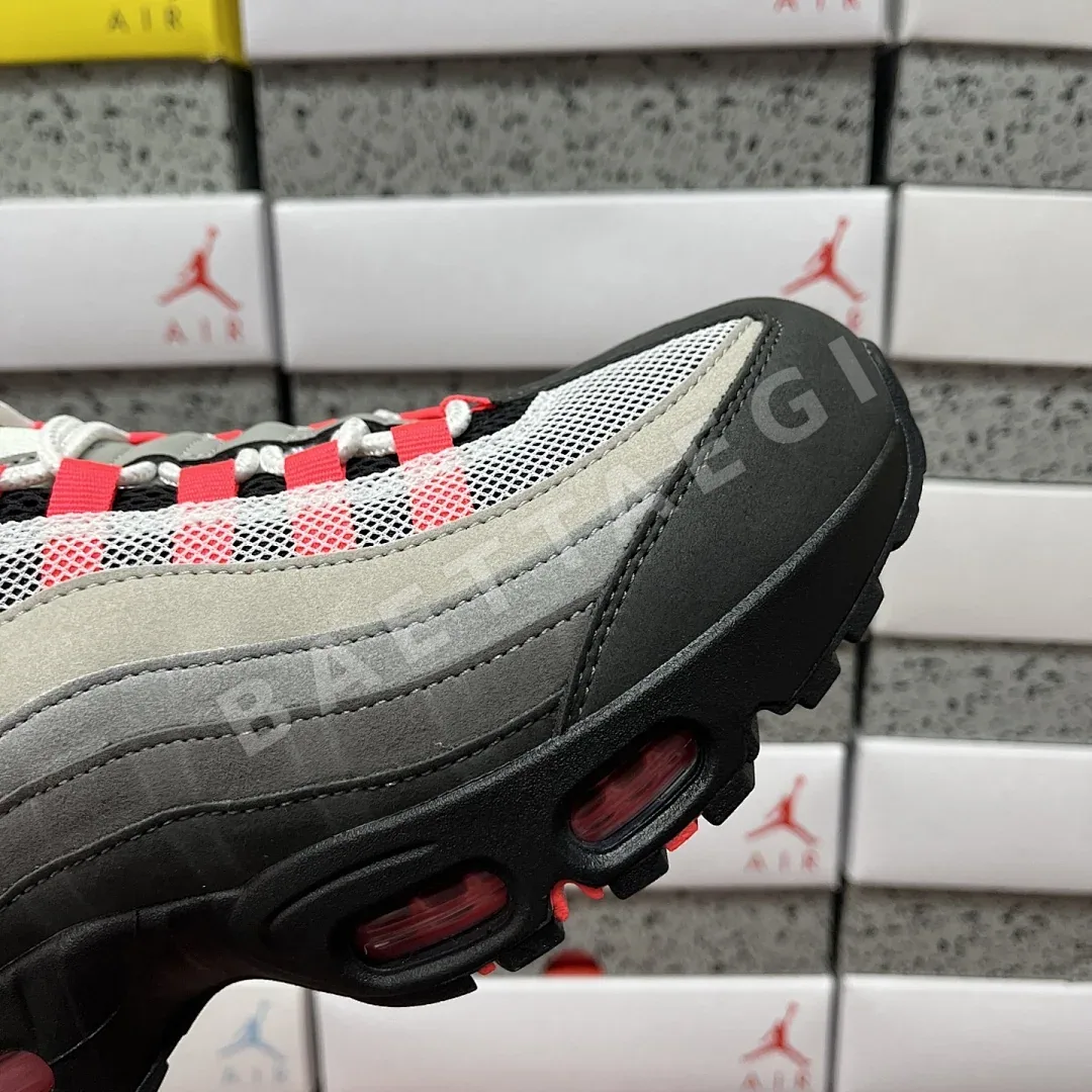 나이키 [GX] 에어 맥스 95 OG IM7410-001 201233 Nike Air Max 95 OG Big Bubble Solar Red 상세 이미지 10