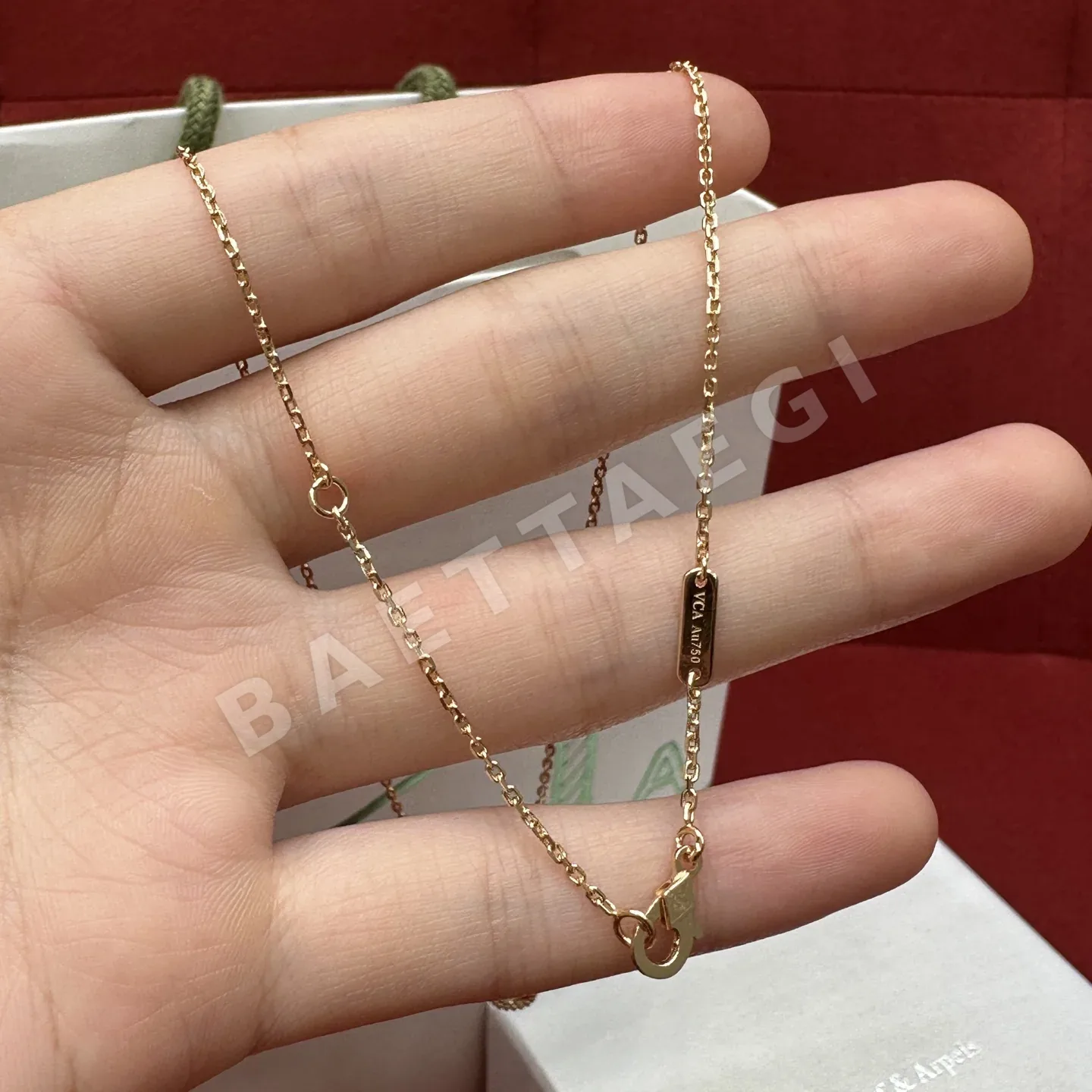 반클리프앤아펠 풀 다이아몬드 사엽 클로버 목걸이 상세 이미지 3