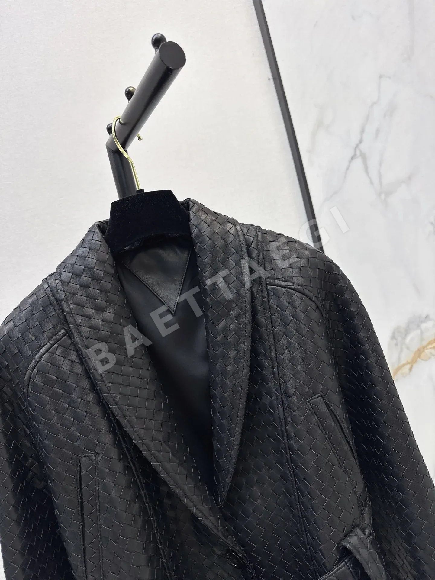 보테가베네타 램스킨 꽃무늬 오버사이즈 가죽 자켓 상세 이미지 4