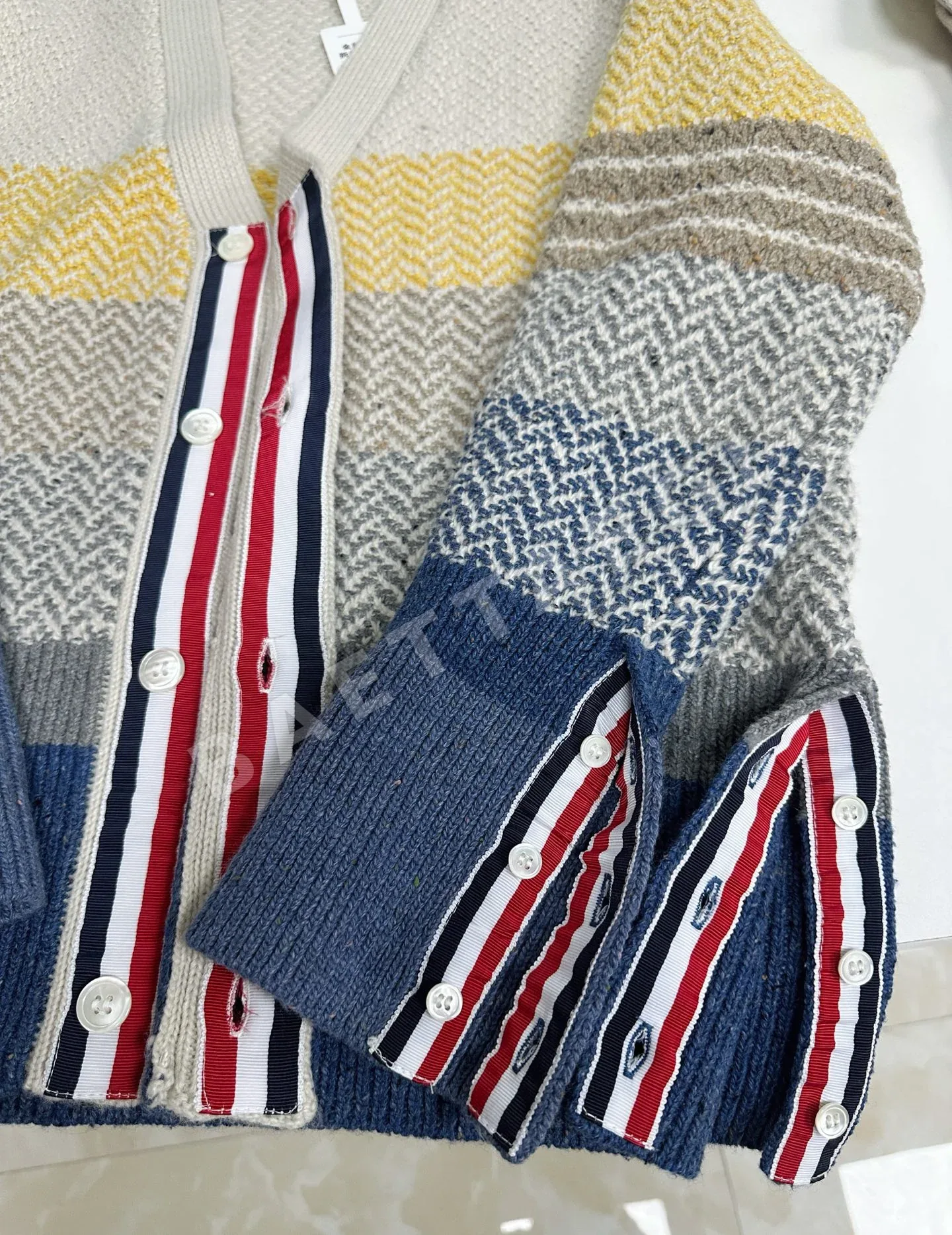 톰브라운 워싱 블루 그레이 남성 니트 레플리카 46575 Thom Browne 상세 이미지 8