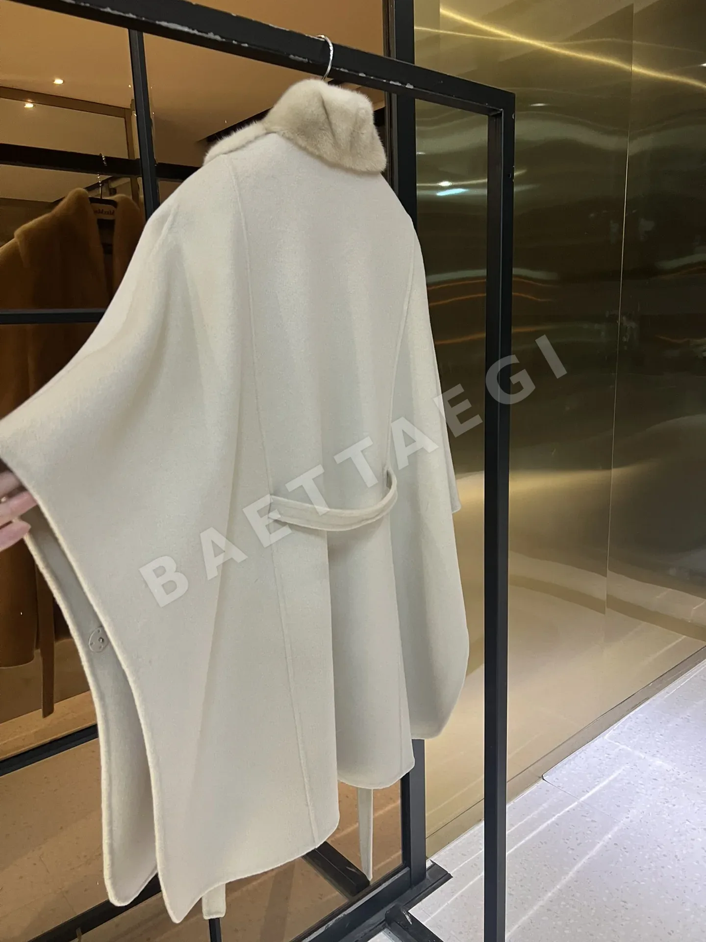 로로피아나 아이보리 자켓 상세 이미지 9