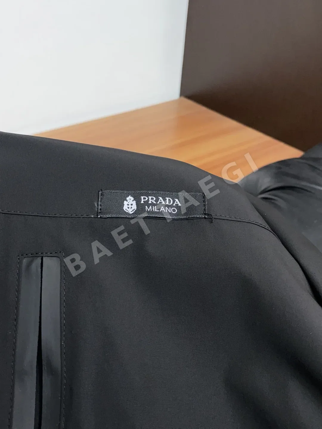 프라다 슬림핏 남성 캐주얼 자켓 상세 이미지 8