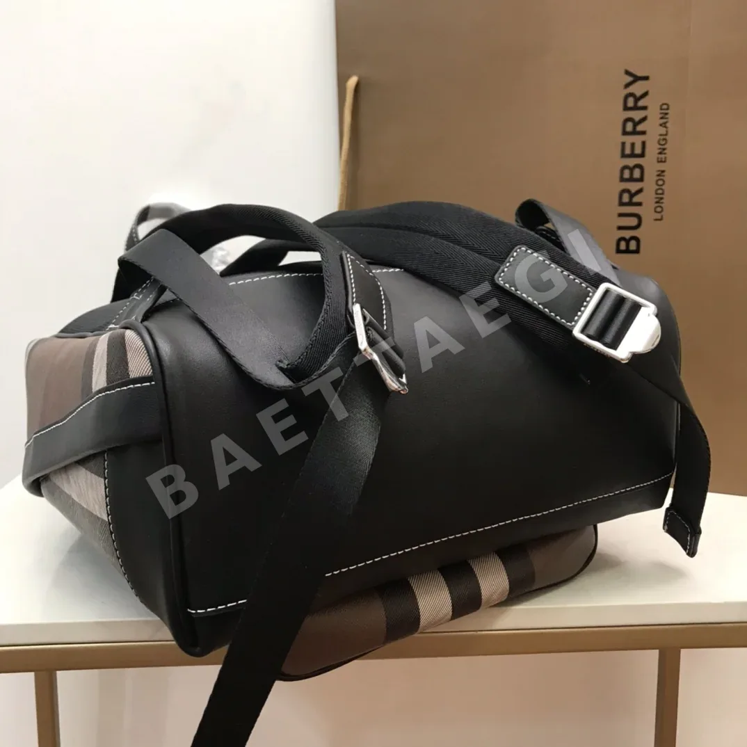 버버리 차콜 그레이 체크 클래식 백팩 상세 이미지 6