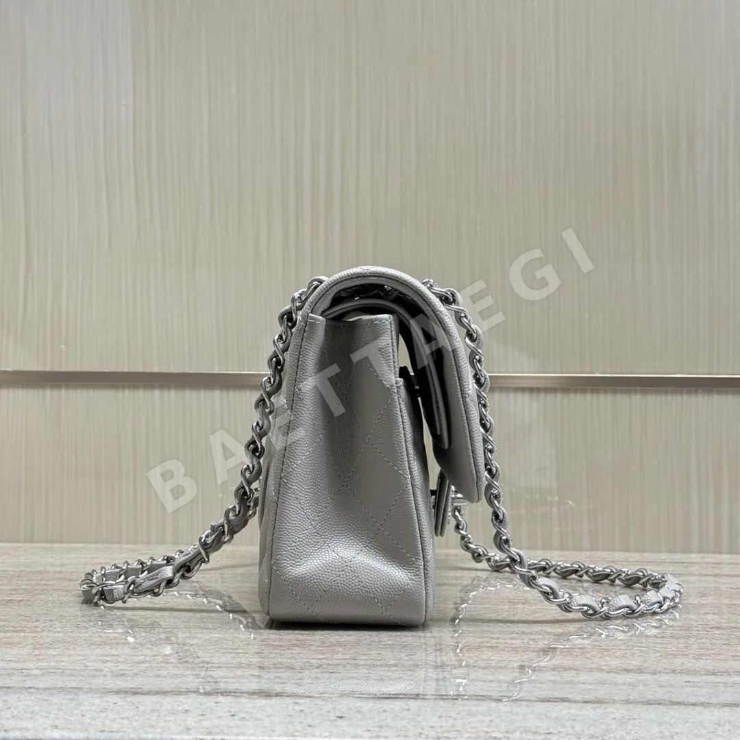 샤넬 파인볼 실버 버클 가방 상세 이미지 3