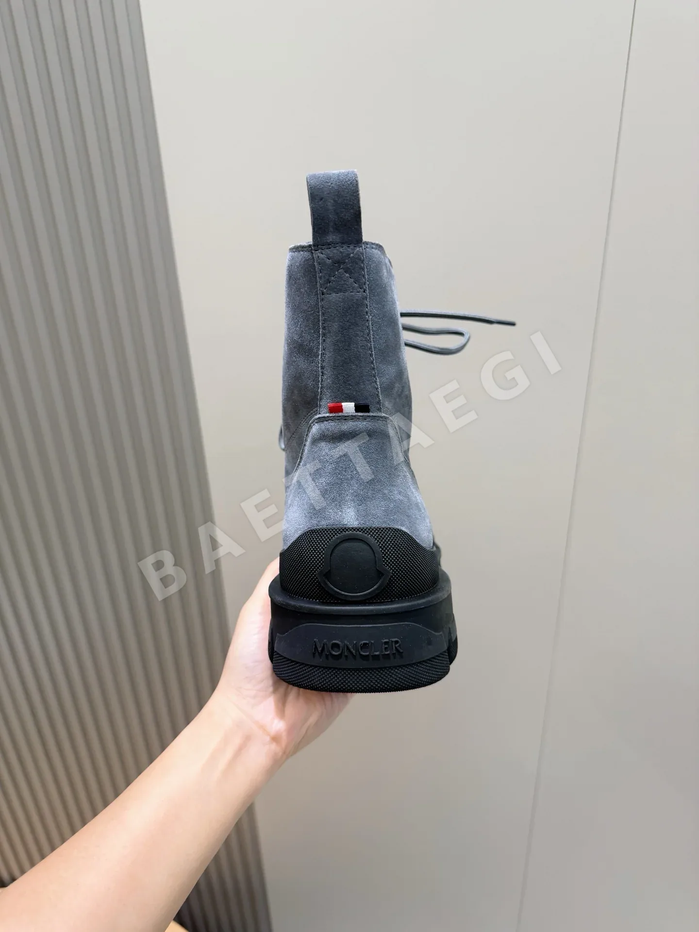 몽클레르 부츠 남성 소가죽 하이컷 디자인 상세 이미지 6