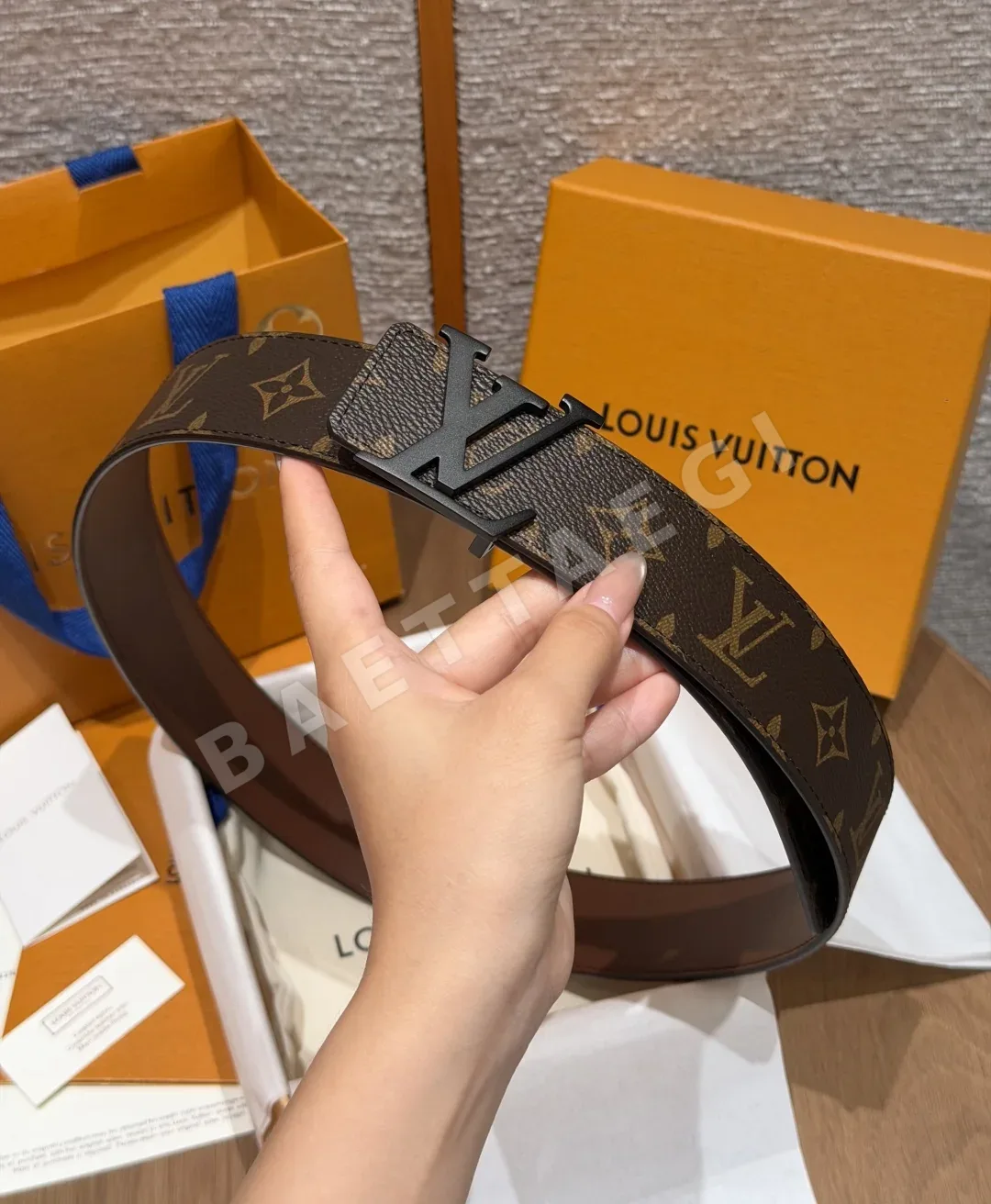 루이비통 이니셜 40mm 리버시블 벨트 상세 이미지 4
