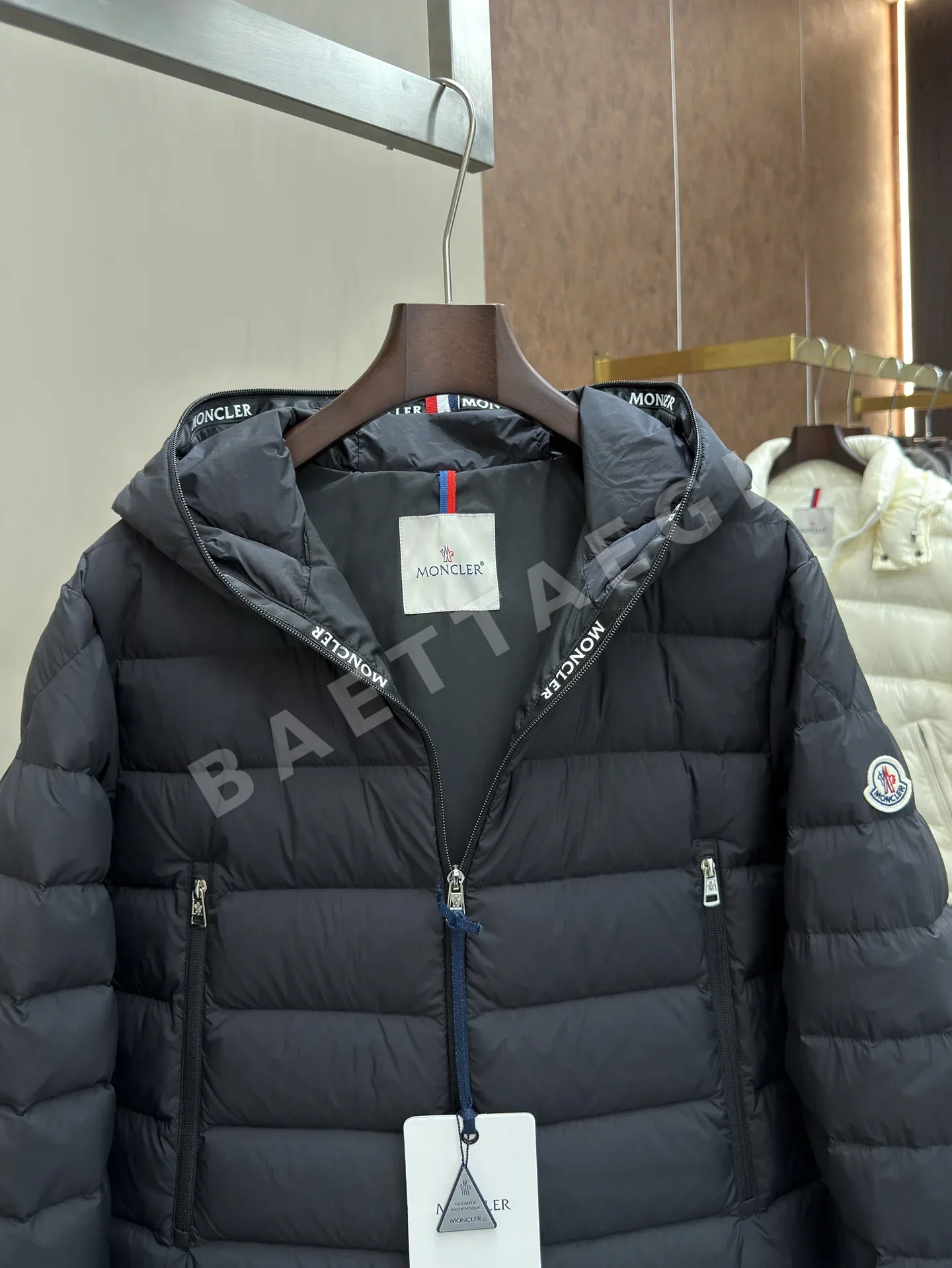 몽클레르 남성 후드 다운 패딩 재킷 상세 이미지 3