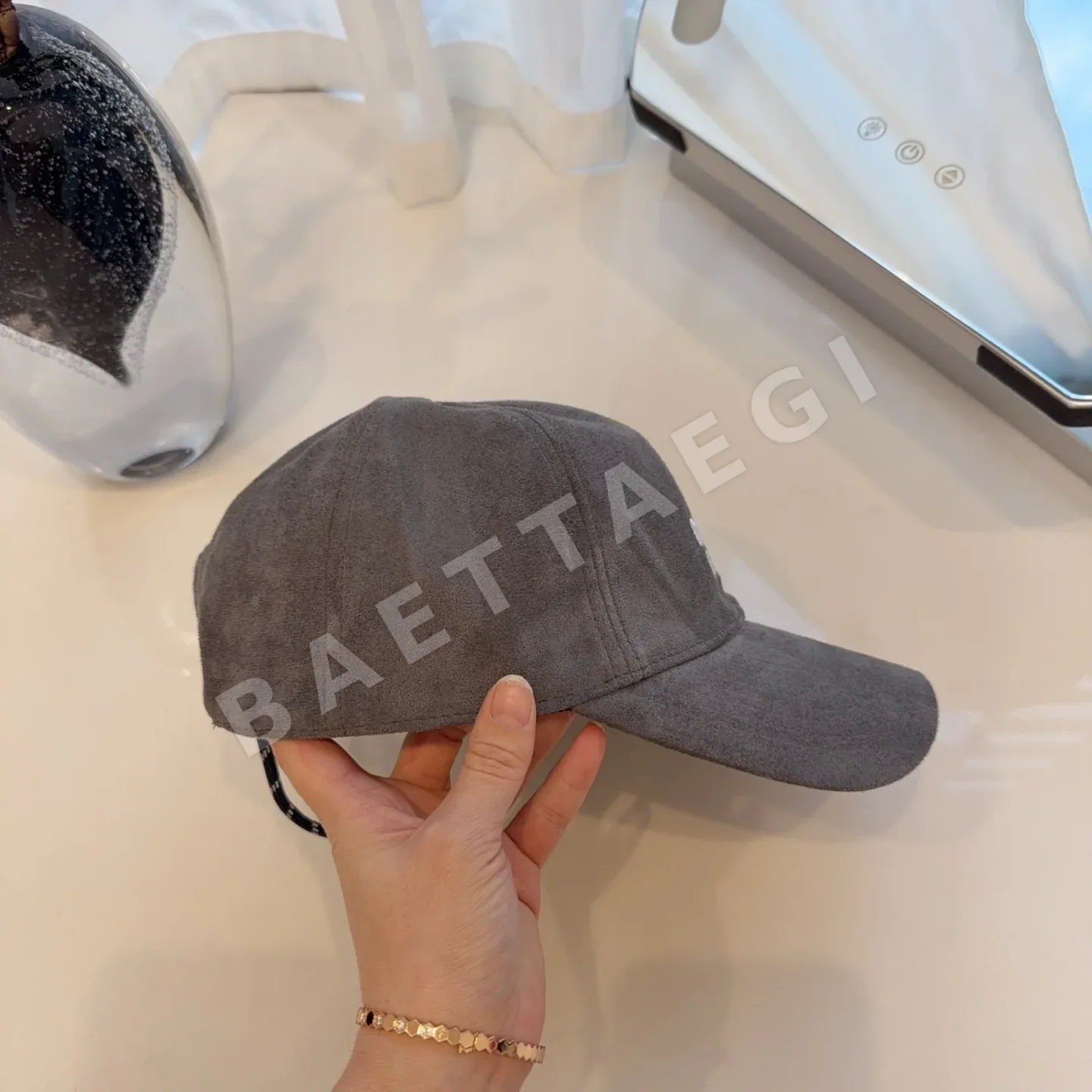 미우미우 모자 81381 Miu Miu Cap 상세 이미지 5