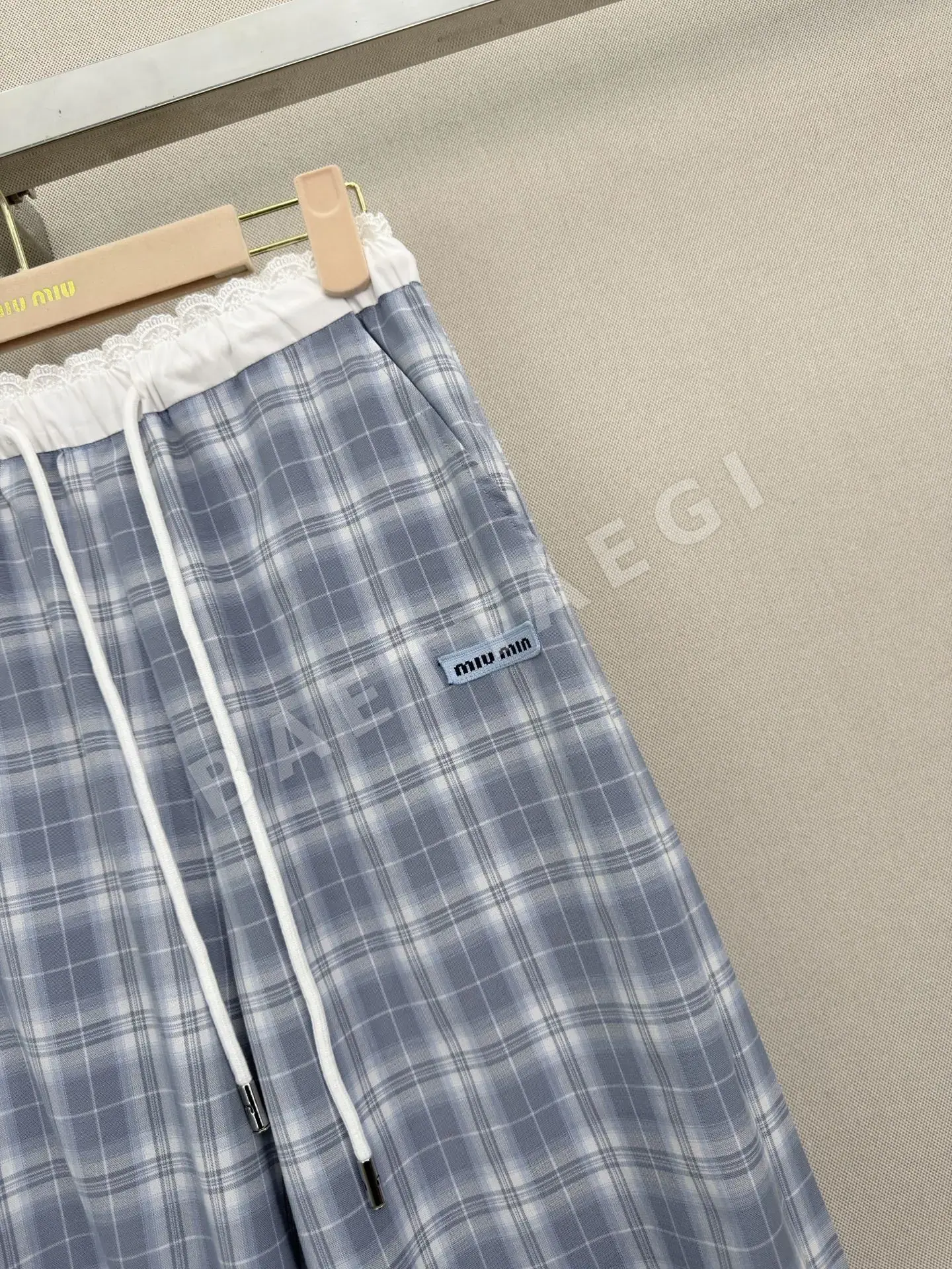 미우미우 컬러 블록 고무 허리 체크 플리츠 바지 상세 이미지 4
