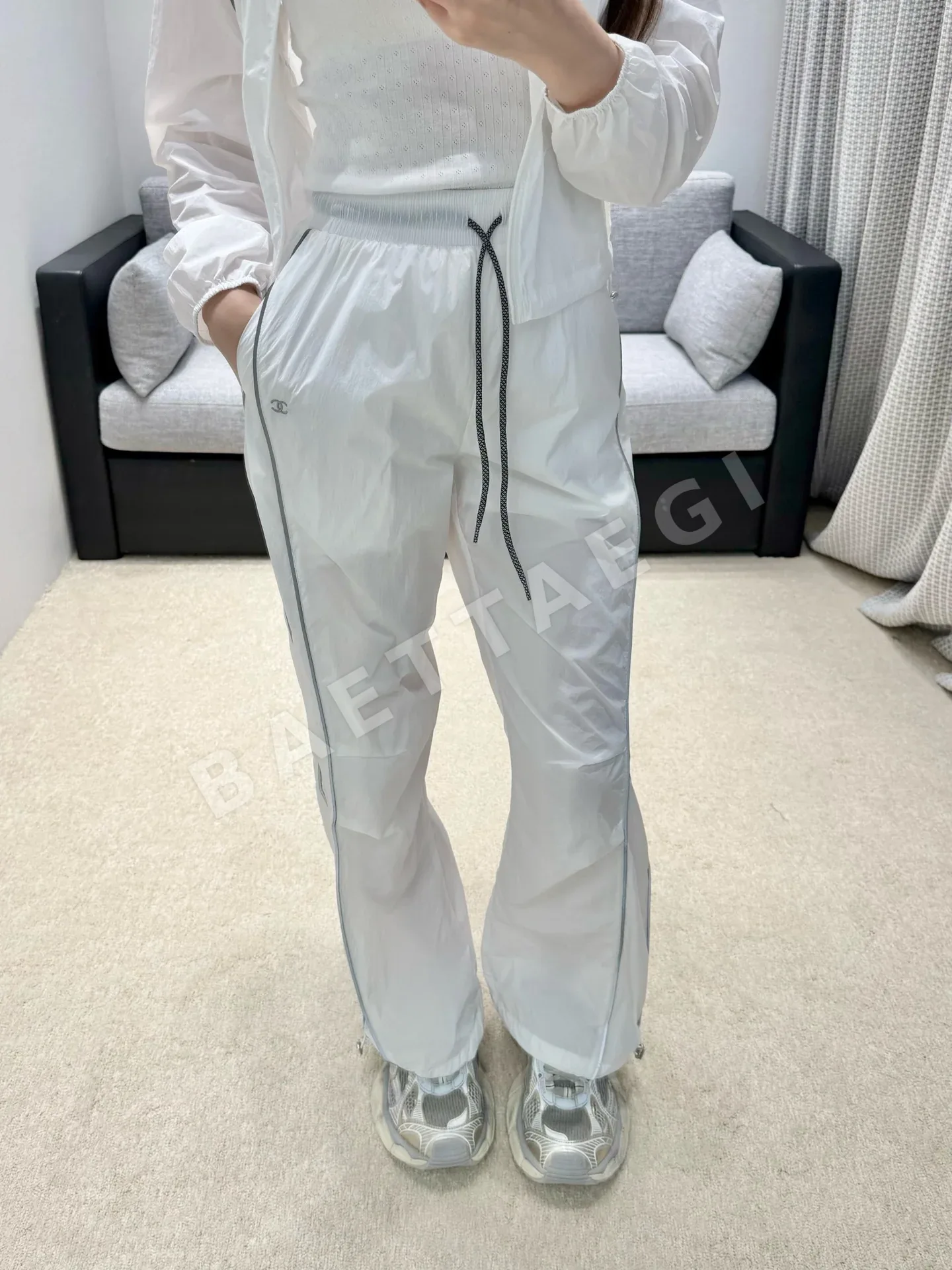 샤넬 여성 크롭 후드 재킷 와이드 팬츠 세트 상세 이미지 8