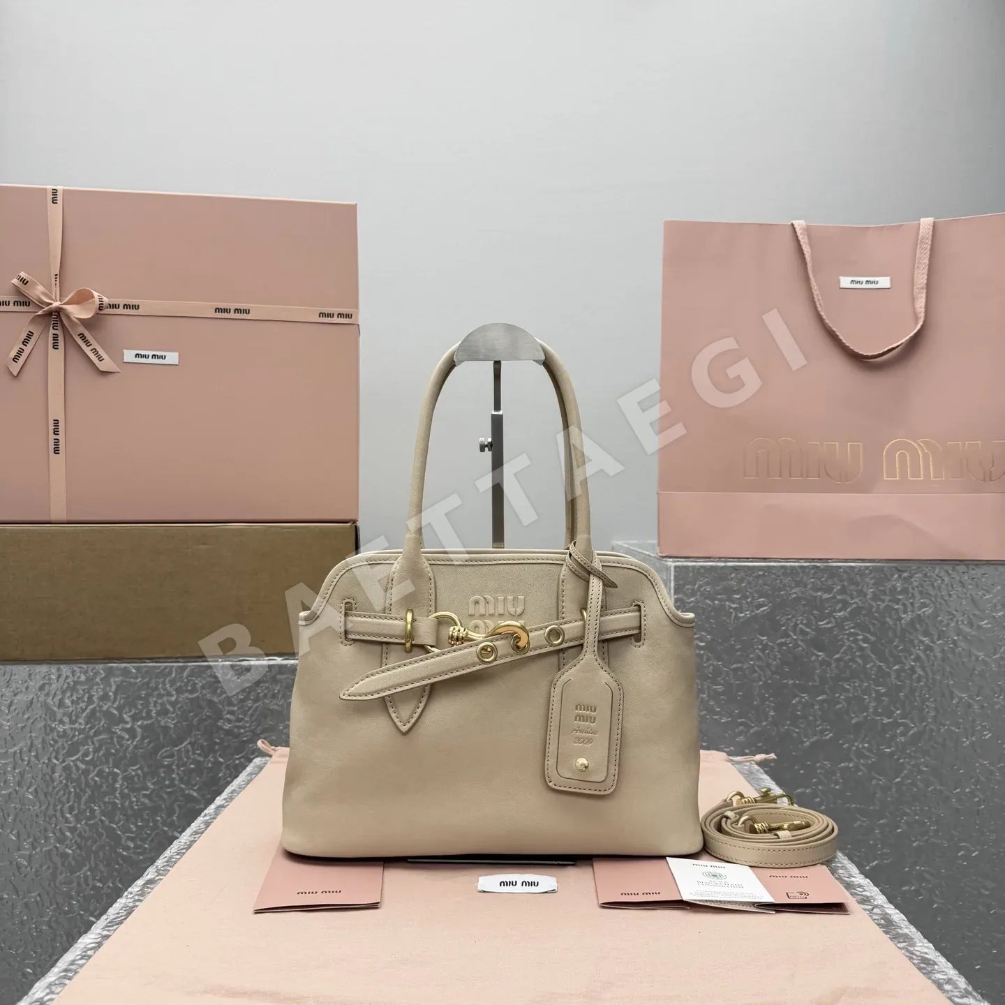 미우미우 가방 68504