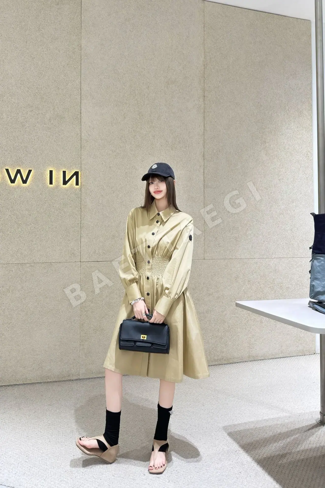 몽클레르 신축성 허리 타이 여성 자켓 146561