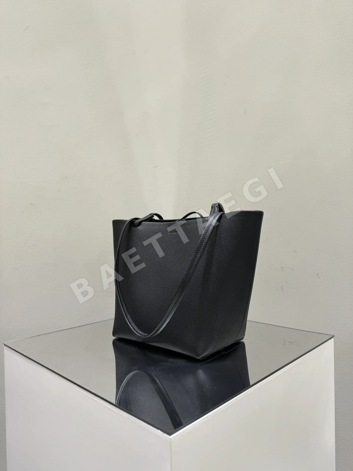 더로우 심플 PU 중형 쇼핑백 가방 상세 이미지 2