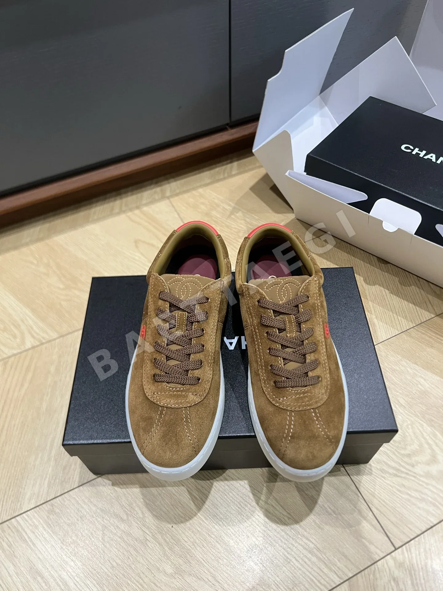 샤넬 램스킨 스웨이드 트레이닝 슈즈 129590