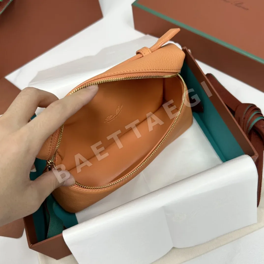 로로피아나 가방 상세 이미지 6