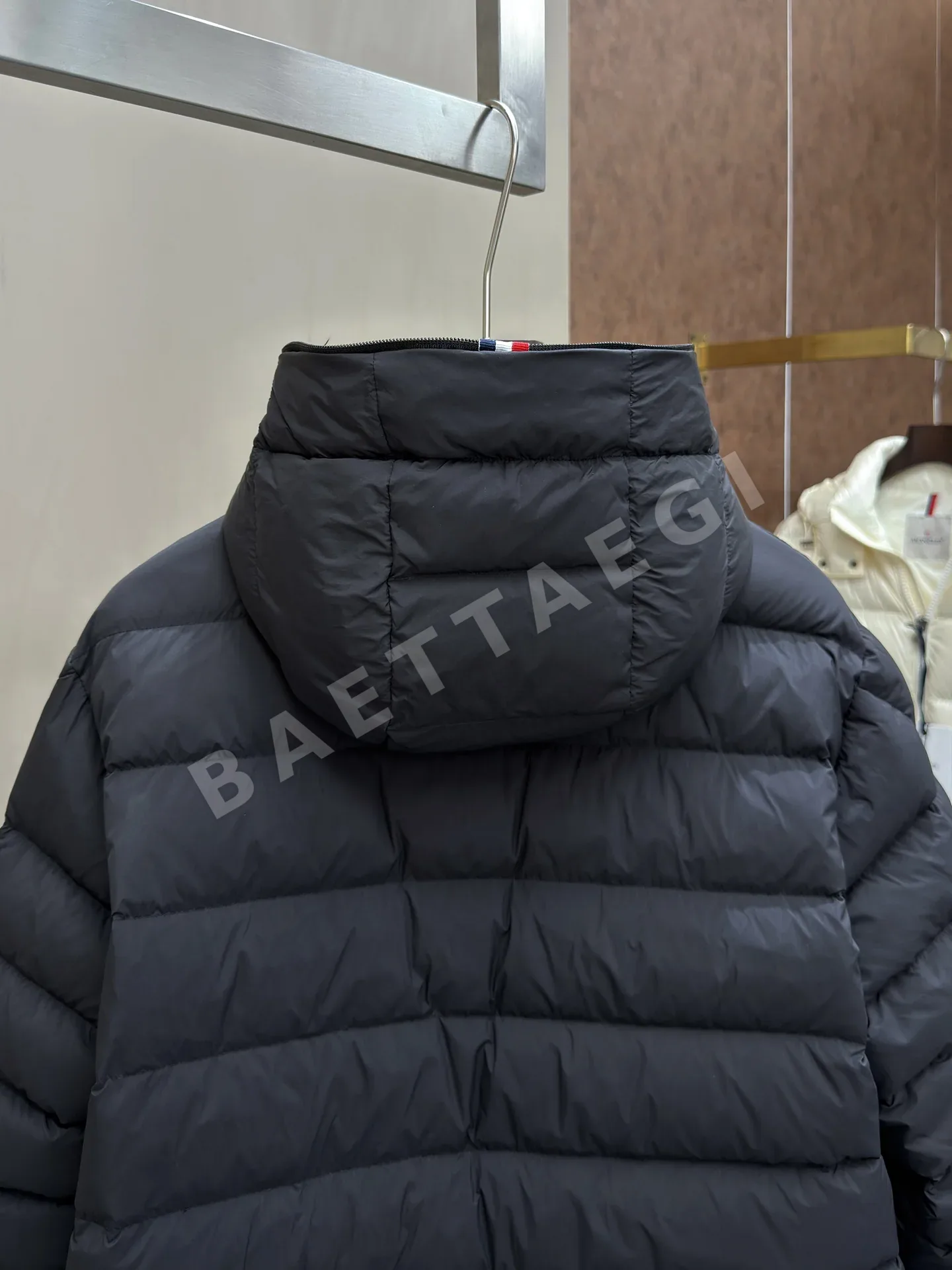몽클레르 남성 후드 다운 패딩 재킷 상세 이미지 8