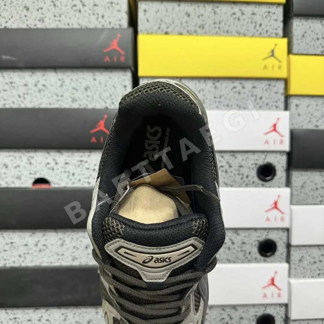 아식스 [LZ] 젤 카야노 14 1203A430-200 200605 Asics Gel-Kayano 14 Atmos Undermycar 상세 이미지 3