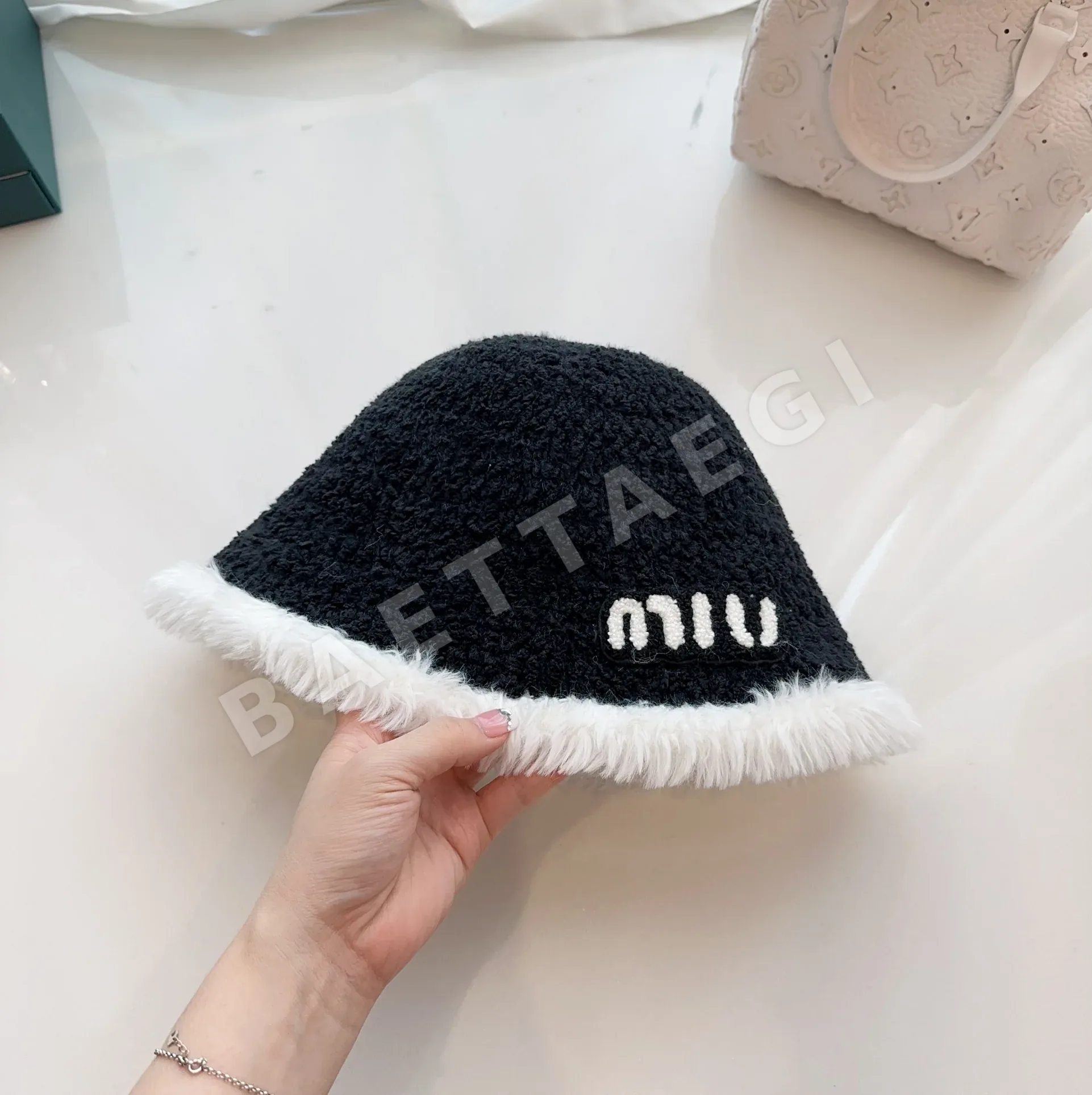 미우미우 모자 81140 Miu Miu Cap 상세 이미지 7