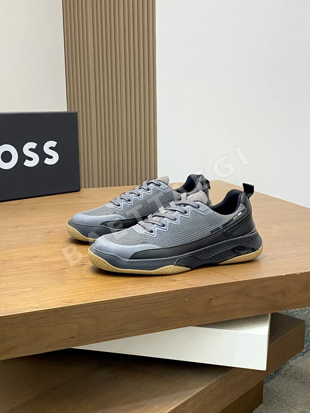 보스 스니커즈 가죽 BOSS 로고 엠보싱 상세 이미지 3
