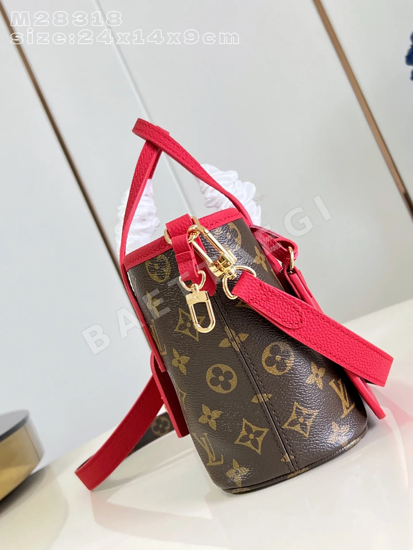 루이비통 네버풀 BB 반둘리에 핸드백 M28318 상세 이미지 4
