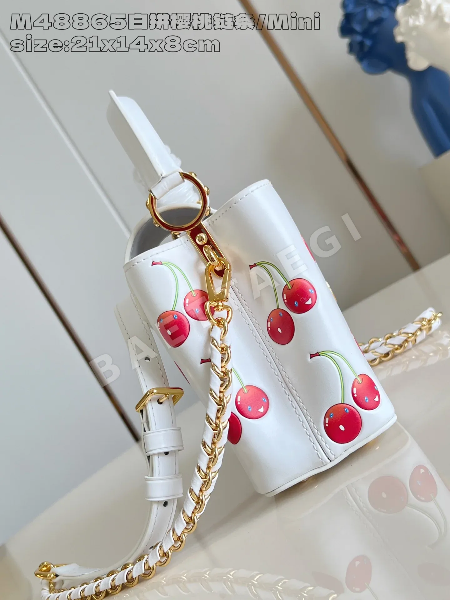 루이비통 카푸신 미니 핸드백 화이트 M48865 상세 이미지 3