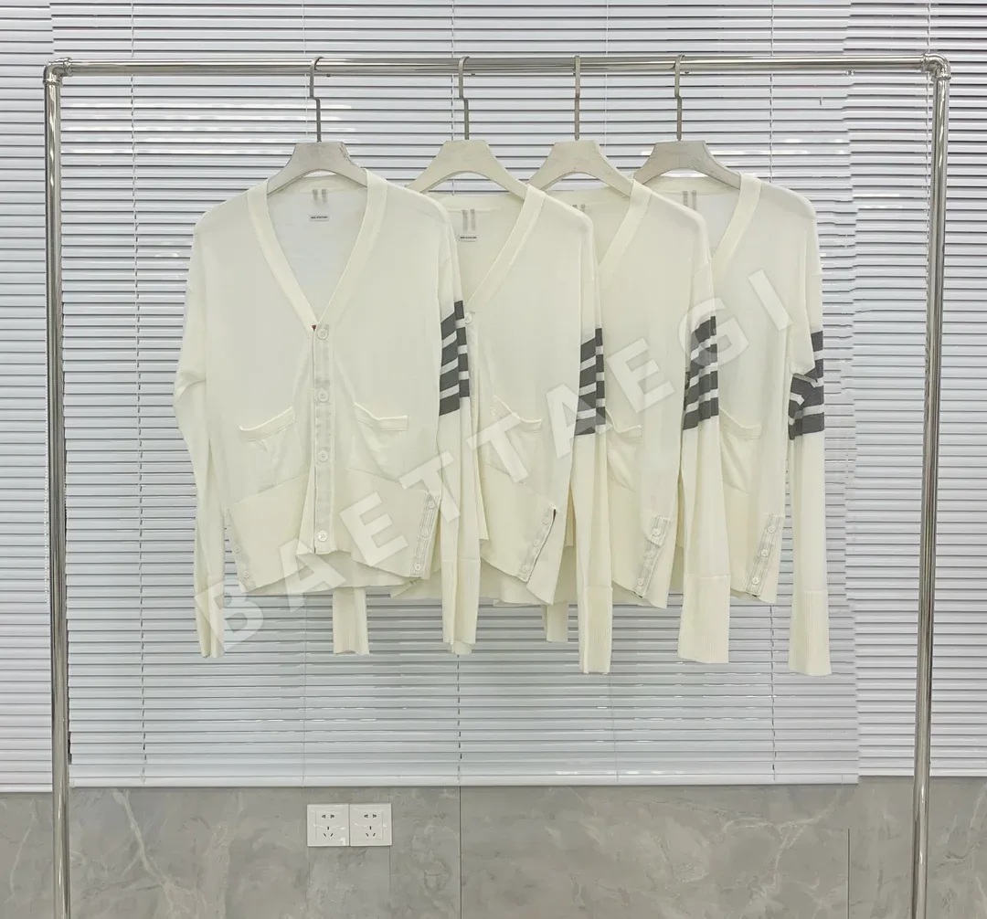 톰브라운 다크 그레이 4바 스트라이프 울 가디건 126368