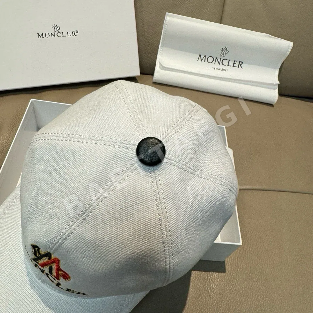 몽클레르 3D 자수 베이스볼 모자 상세 이미지 4