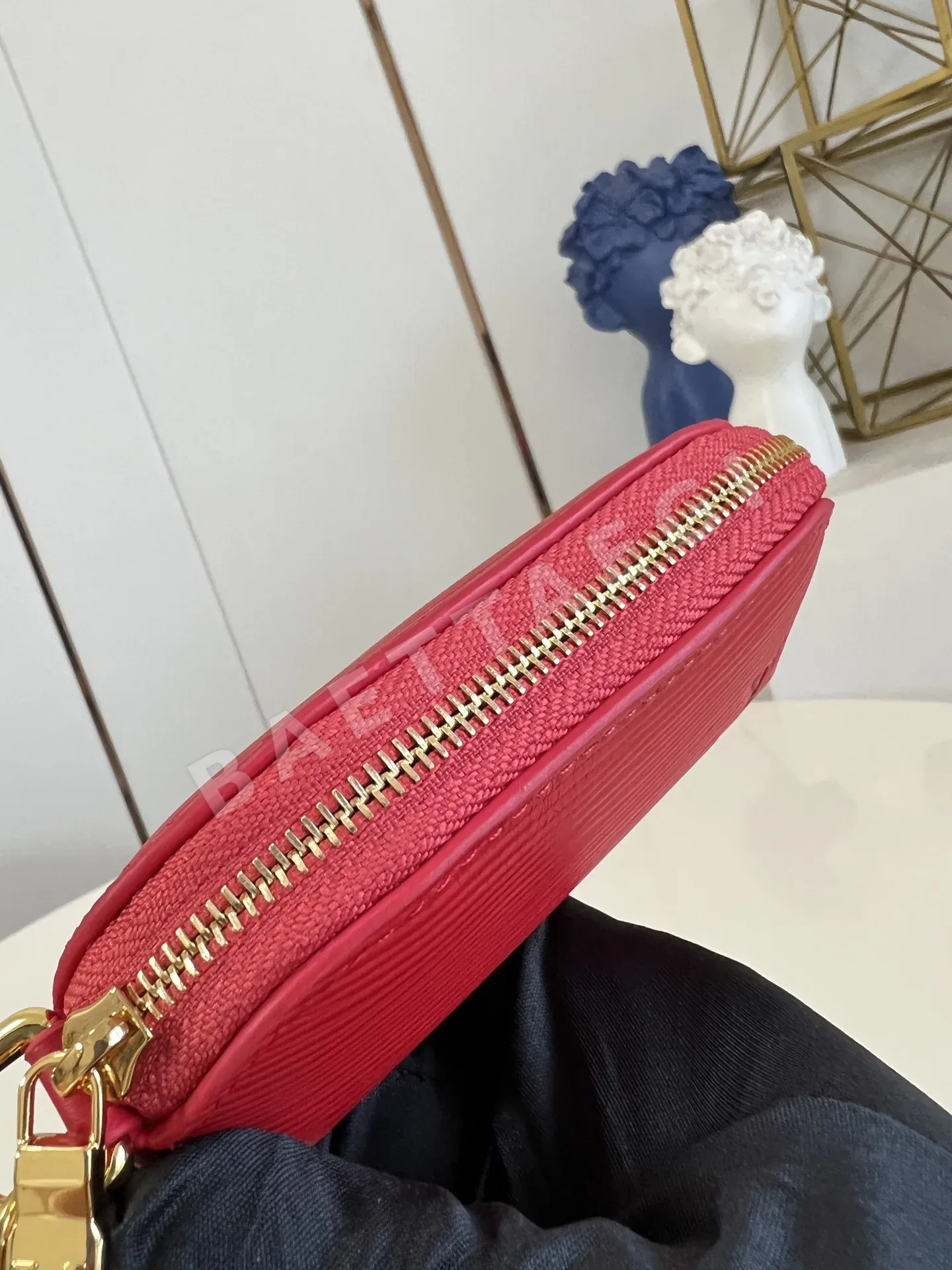 루이비통 레드 미니 메이크업 파우치 M25687 가방 상세 이미지 7