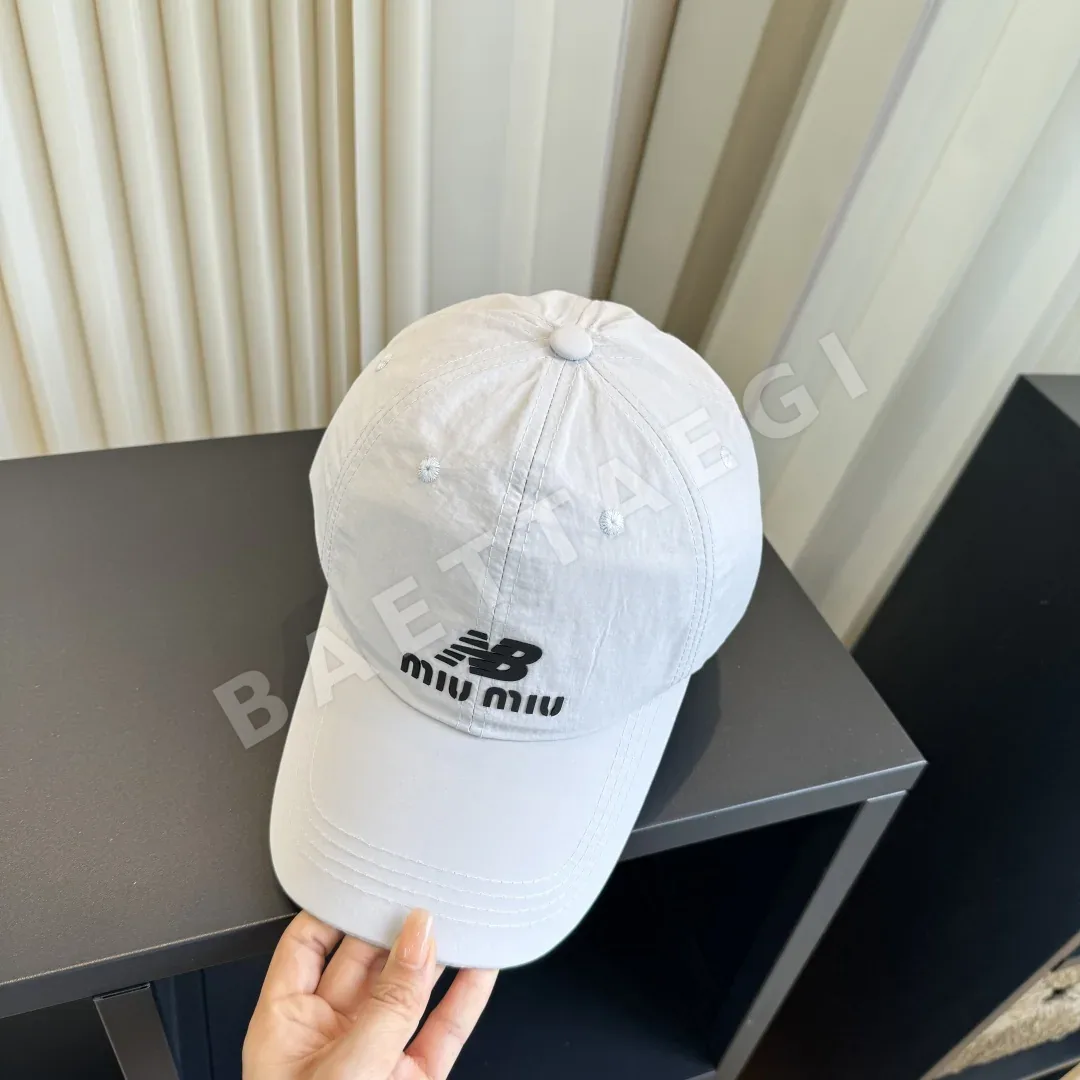 미우미우 오리지널 봄여름 야구모자 상세 이미지 4