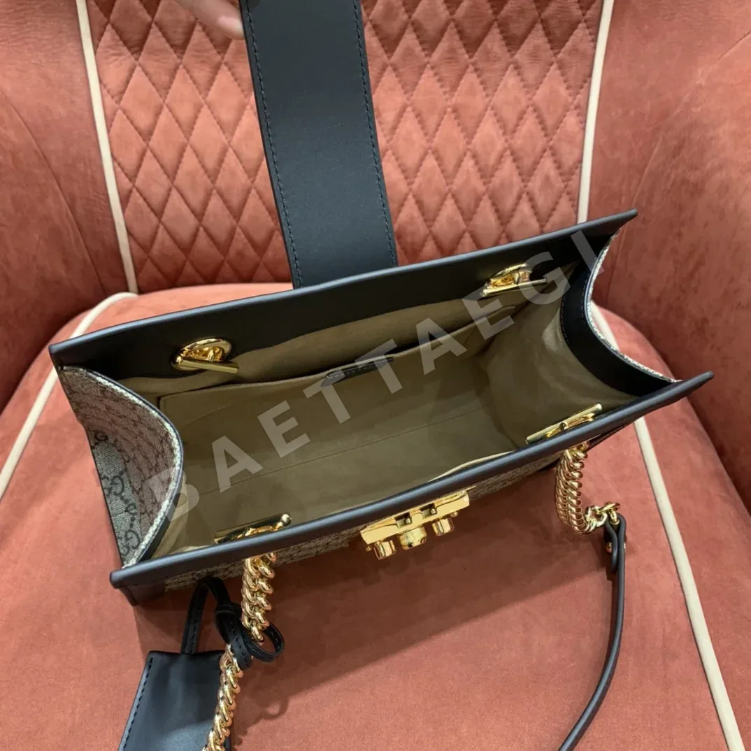 구찌 자물쇠 체인 숄더백 스몰 블랙 26CM498156 상세 이미지 6