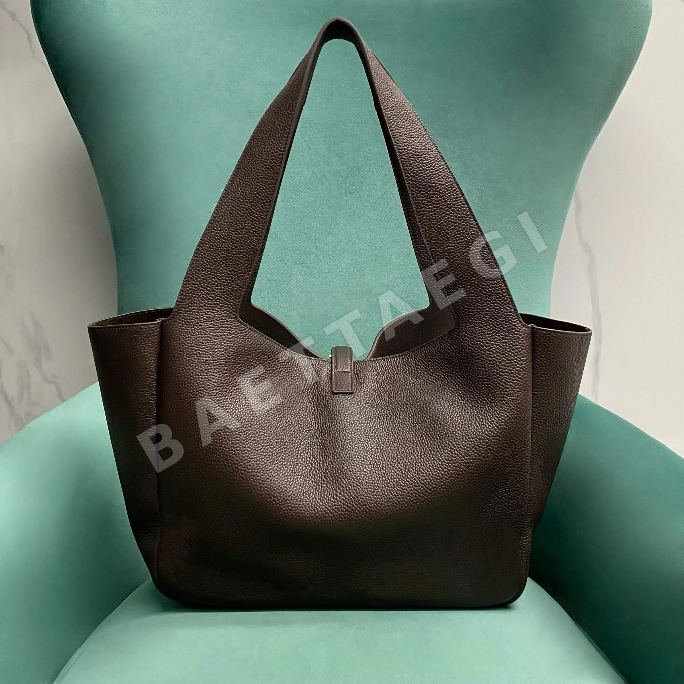 생로랑 라이트 커피 YSL Bea 가방 상세 이미지 3
