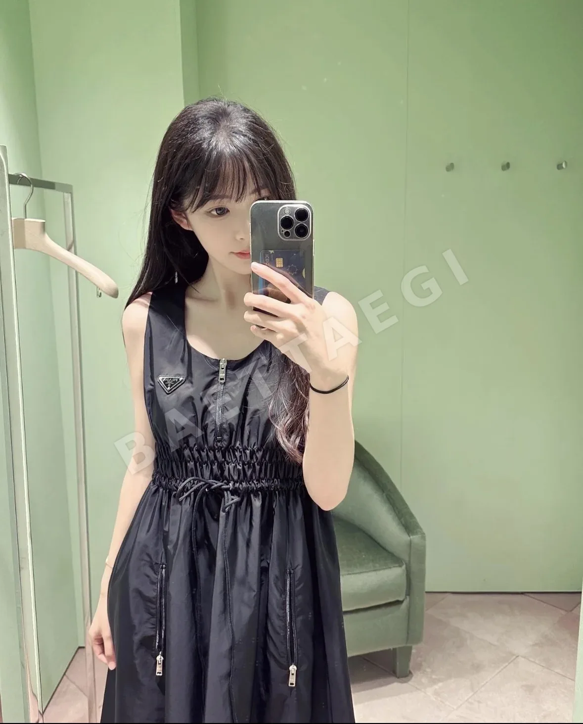 프라다 재활용 나일론 허리 스트링 여성 원피스 상세 이미지 7