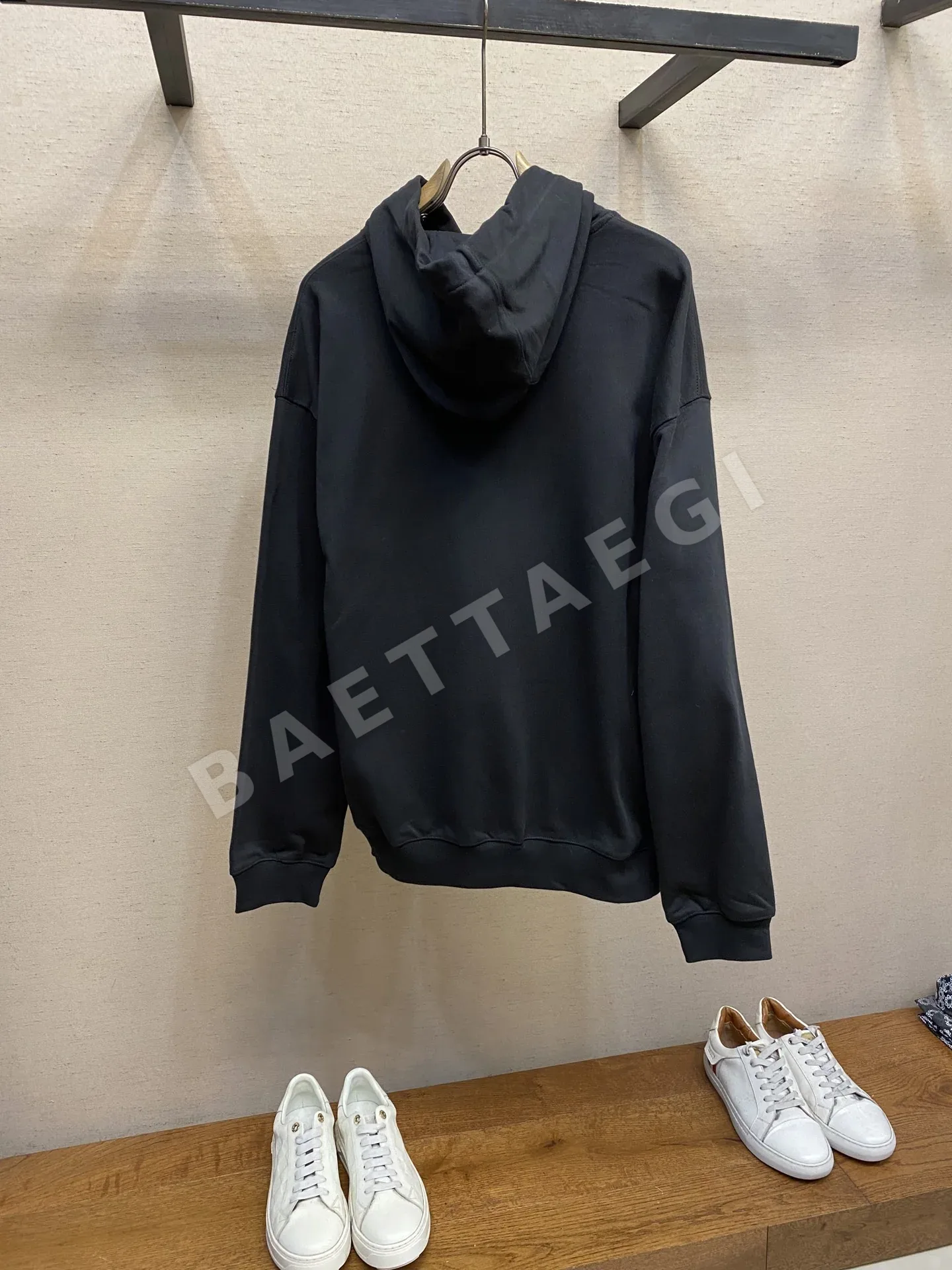 베르사체 남성 무지 후드 스웨트셔츠 상세 이미지 2