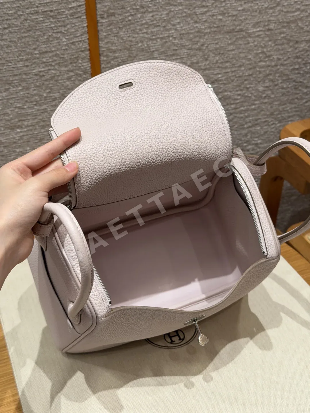 에르메스 린디 26 cm 소가죽 가방 상세 이미지 6