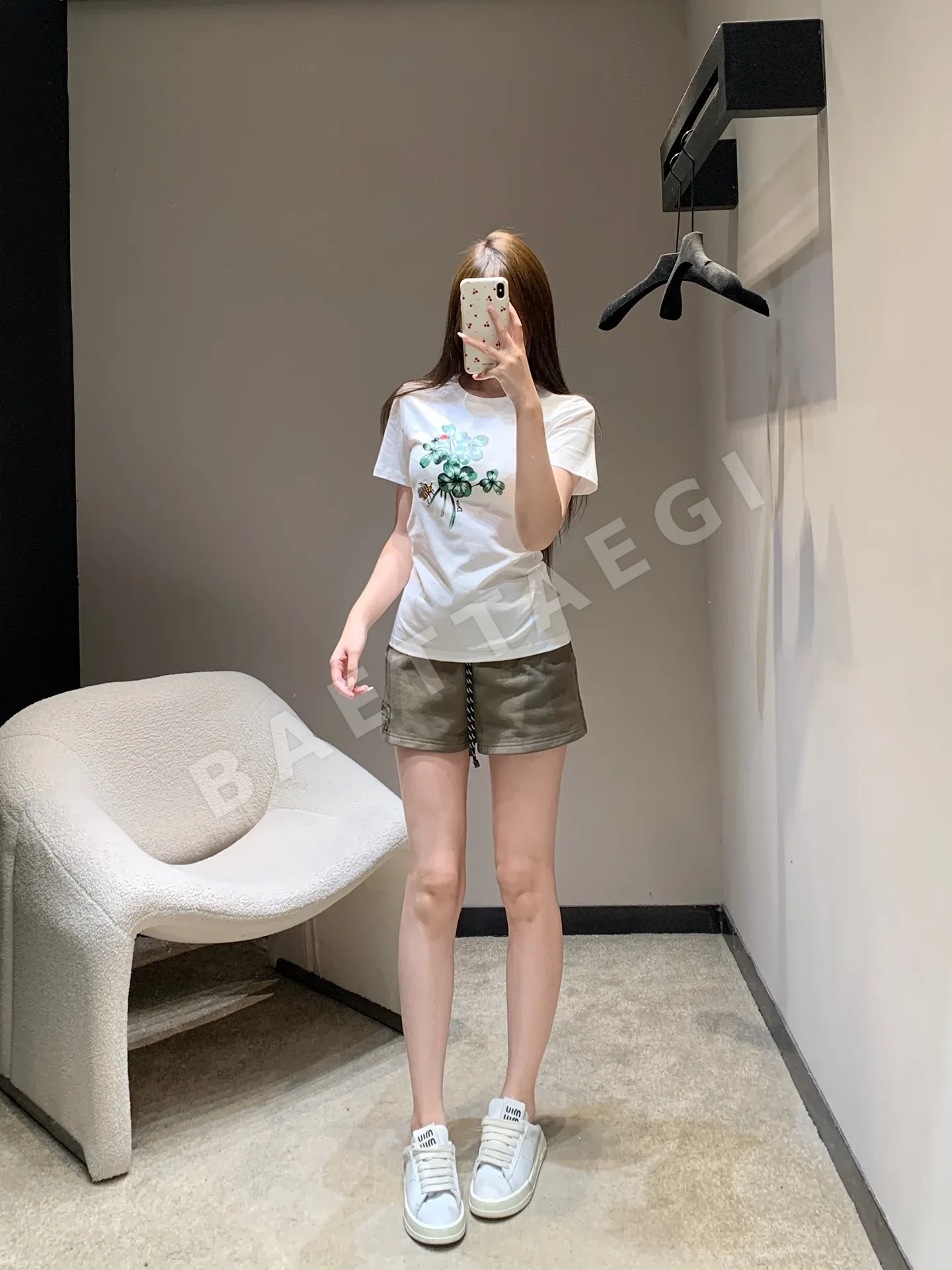 디올 꽃무늬 자수 코튼 반팔 티셔츠 상세 이미지 6