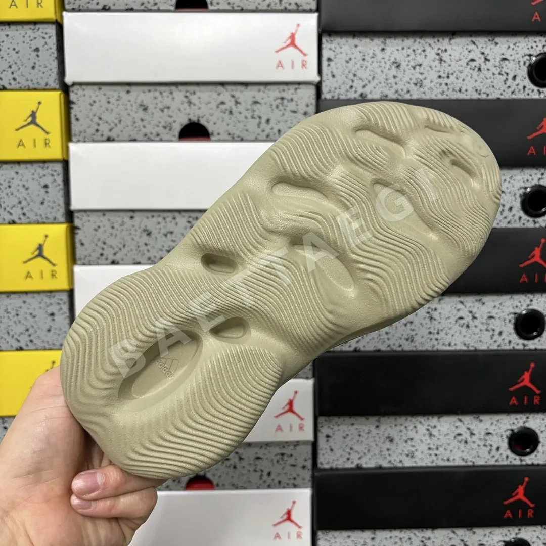 아디다스 [LW] 이지 폼 RNR GV6840 200651 Adidas Yeezy Foam RNR Stone Salt 상세 이미지 7