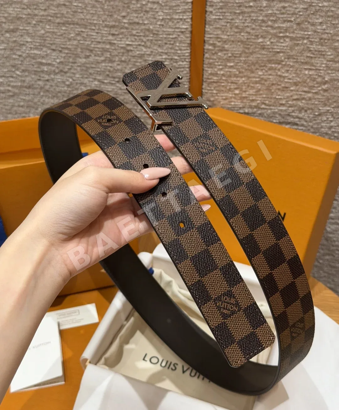 루이비통 이니셜 40mm 리버시블 벨트 상세 이미지 5