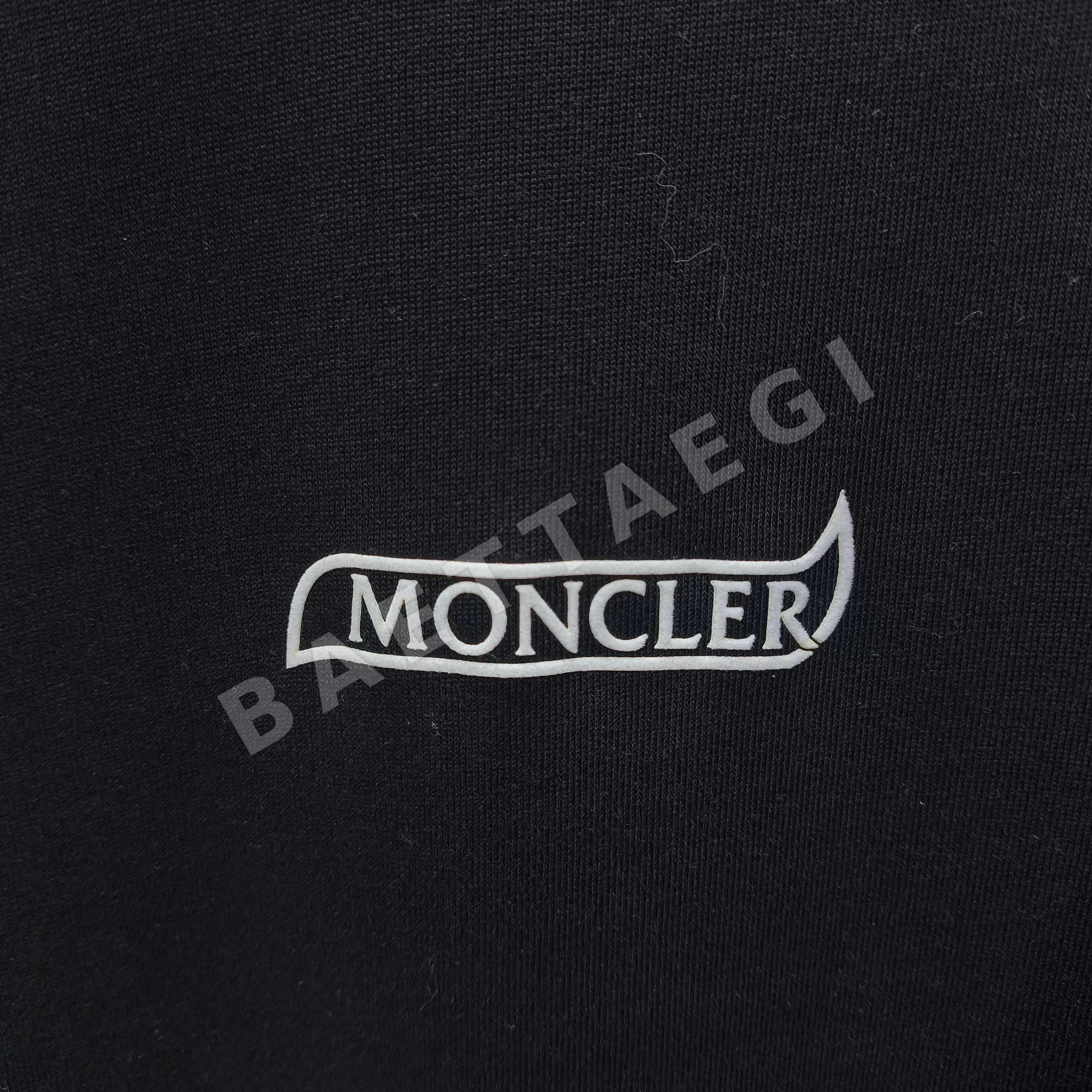 몽클레르 플로키 레터 프린트 여성 반팔 티셔츠 상세 이미지 5