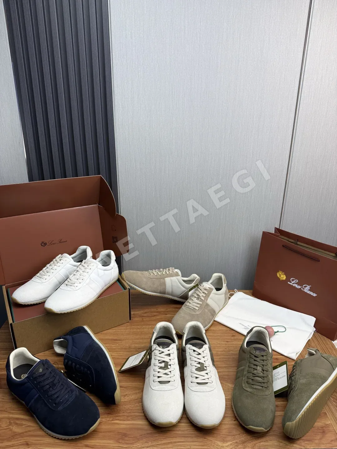 로로피아나 스웨이드 남성 스니커즈 148920
