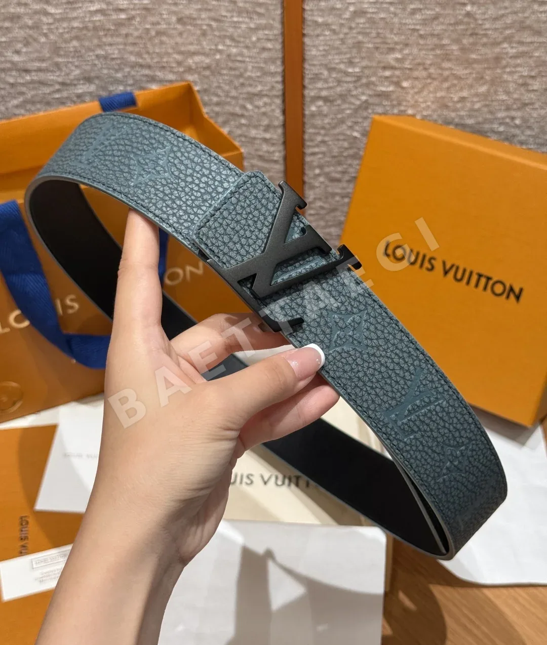 루이비통 이니셜 40mm 리버시블 소가죽 벨트 상세 이미지 4