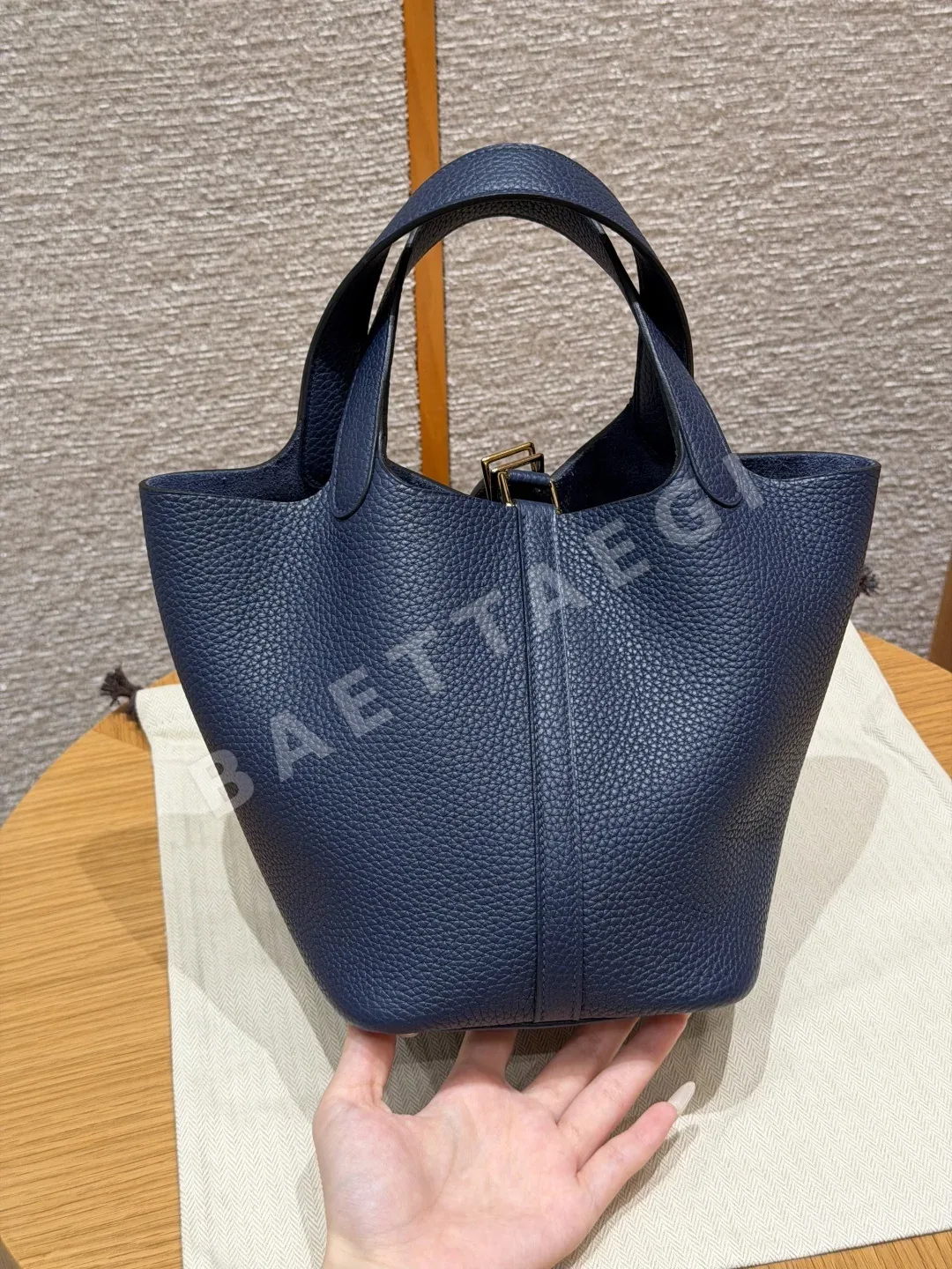 에르메스 피코탄 락 18 소가죽 가방 상세 이미지 2
