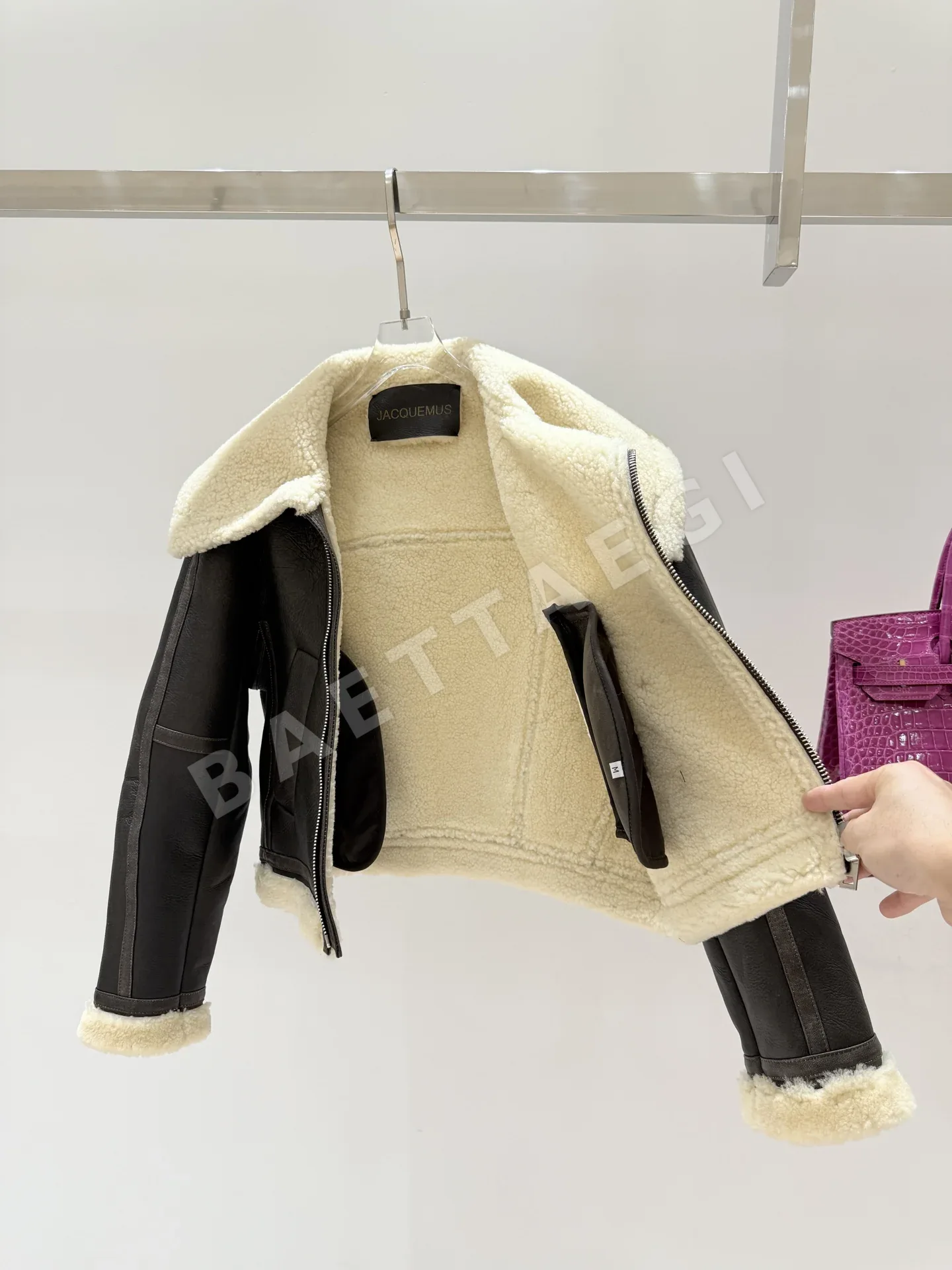 자크뮈스 드롭 숄더 울 모헤어 여성 자켓 상세 이미지 7