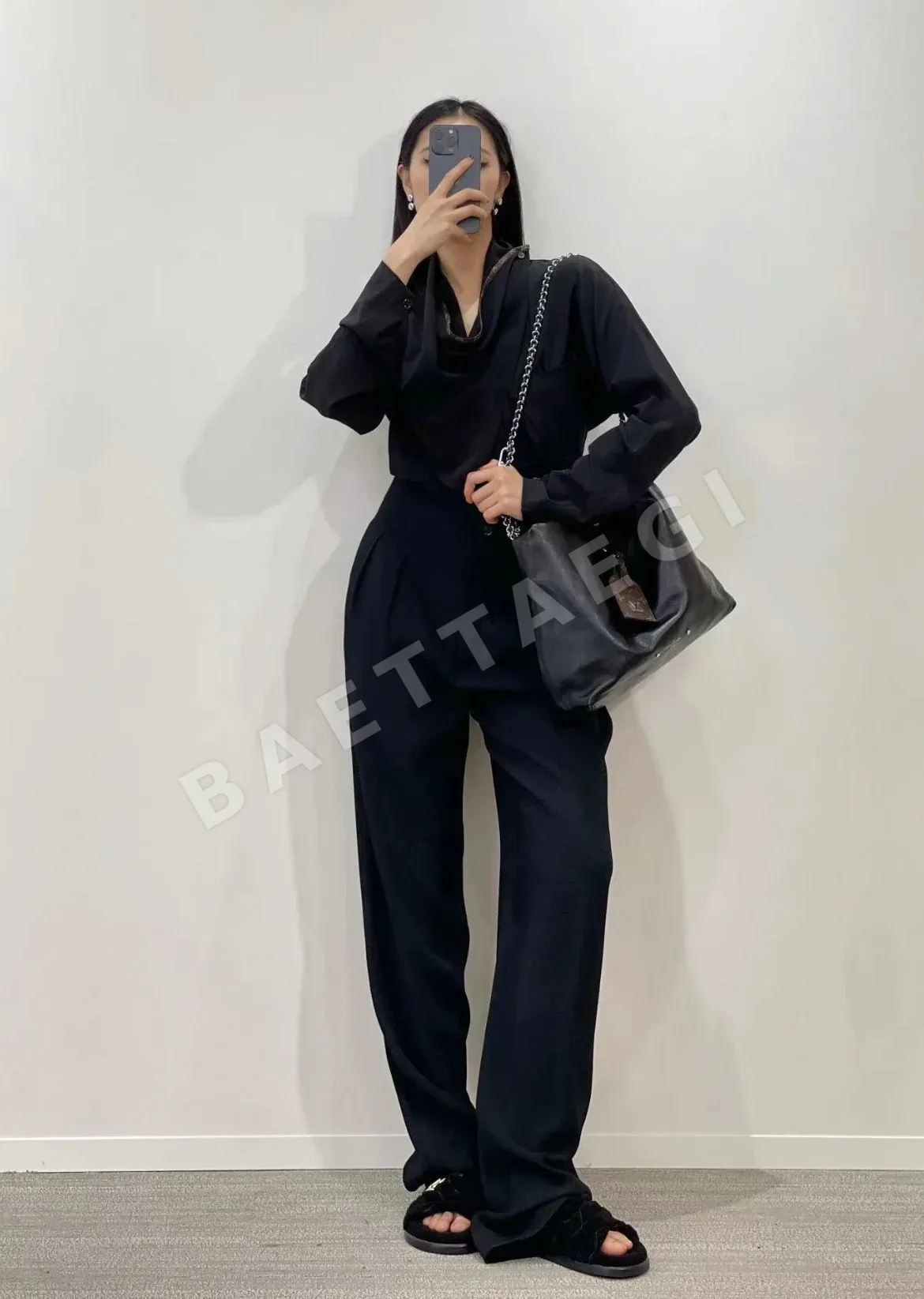 루이비통 블랙 가죽 가방 M11266 상세 이미지 2
