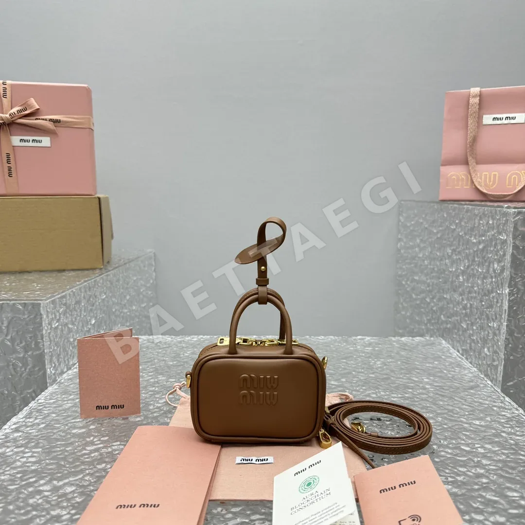 미우미우 슈퍼 미니 브리프케이스 가방 68332