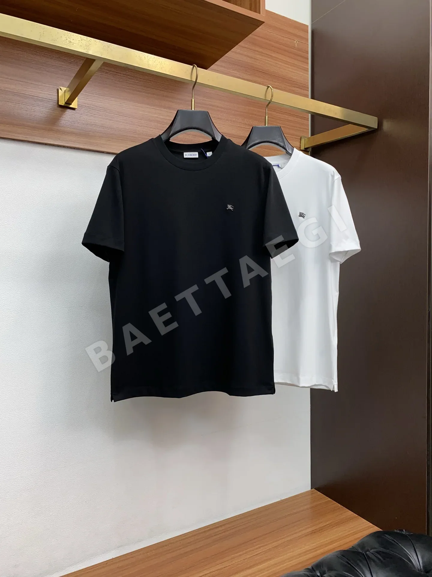버버리 로고 코튼 라운드넥 반팔 티셔츠 2281 상세 이미지 9