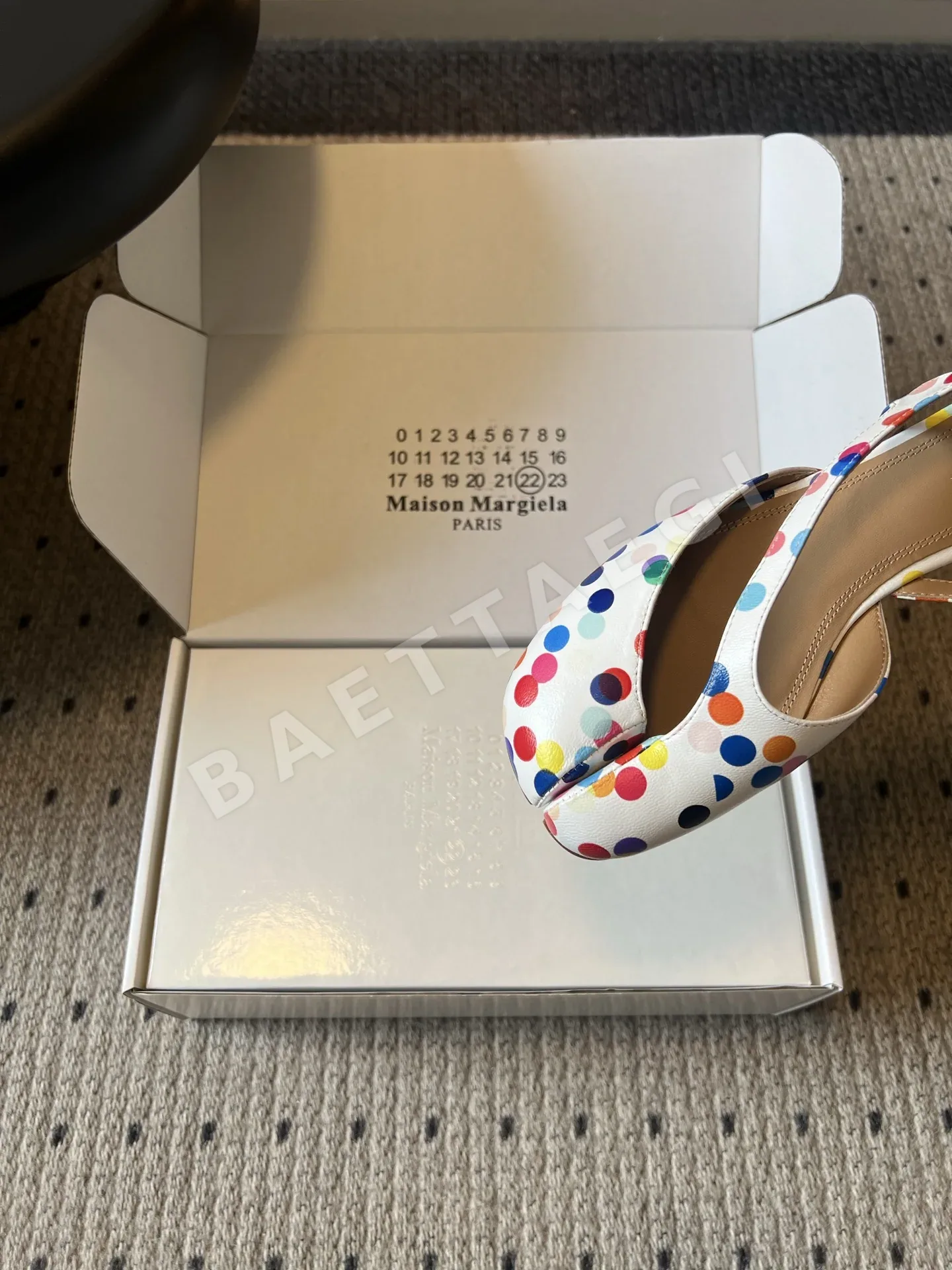 마르지엘라 폴카 도트 스플릿 토 신발 상세 이미지 7