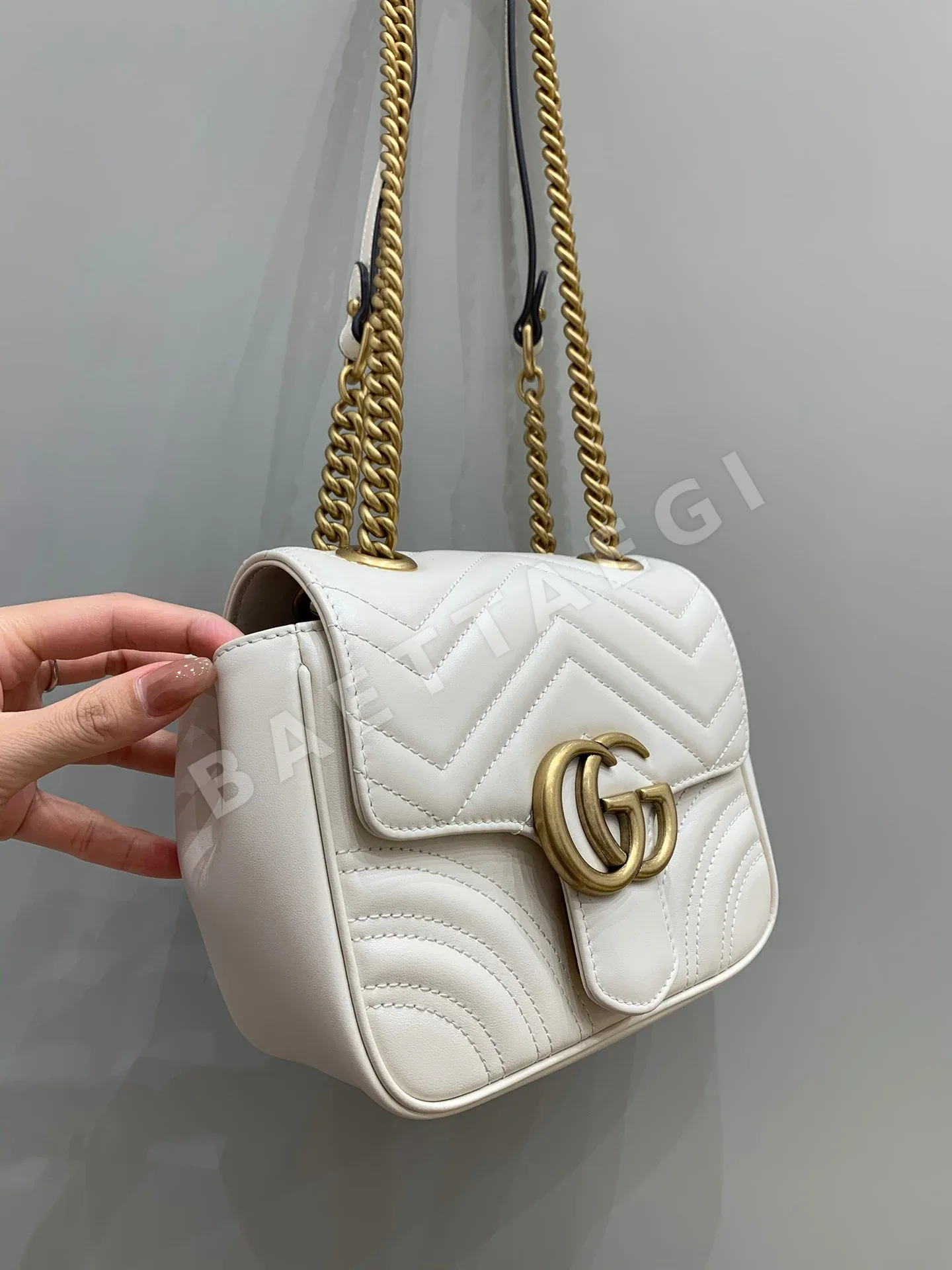 구찌 흰색 가죽 미니 사각 가방 18CM739682 상세 이미지 2