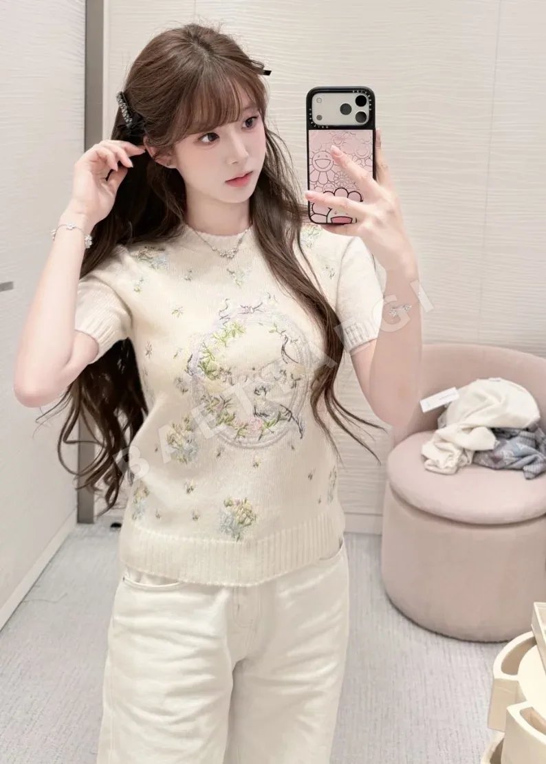 디올 꽃무늬 자수 캐시미어 혼방 반팔 티셔츠 상세 이미지 7