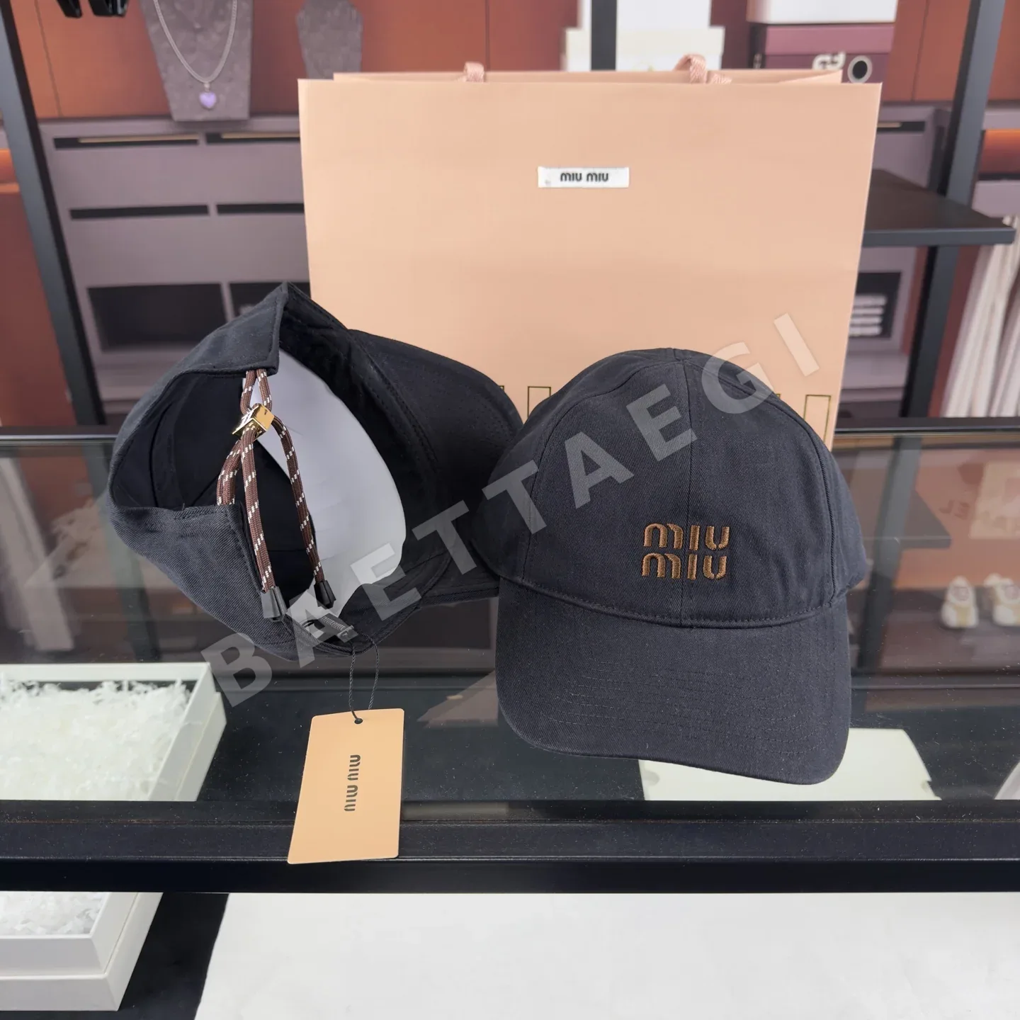 미우미우 워시드 면 소재 야구모자 상세 이미지 5